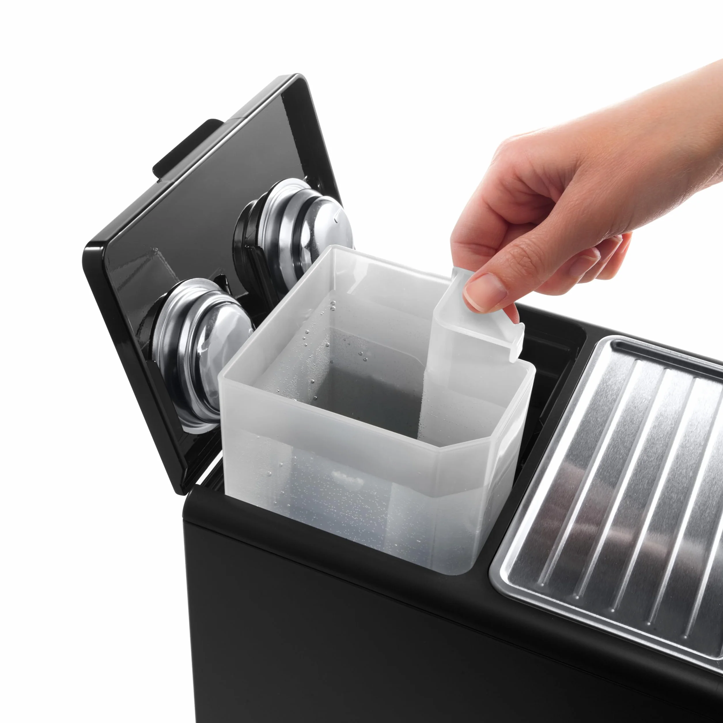 De'longhi - Cafetera de Bomba Tradicional para Espresso y Cappuccino, para Café Molido y Monodosis, 2 Tazas Simultáneamente, Depósito de Agua de 1.1l, 1100 W, ECP 33.21, Negro y Plata