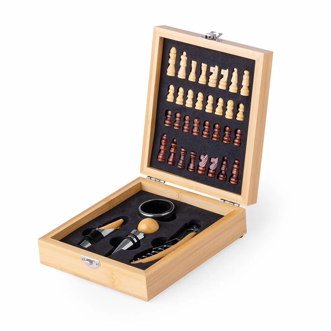 Set de Ajedrez de Bambú con Accesorios de Vino, Caja Premium Decorativa con Sacacorchos, Tapón y Vertedor Antigoteo, Juego Elegante para Regalo Original