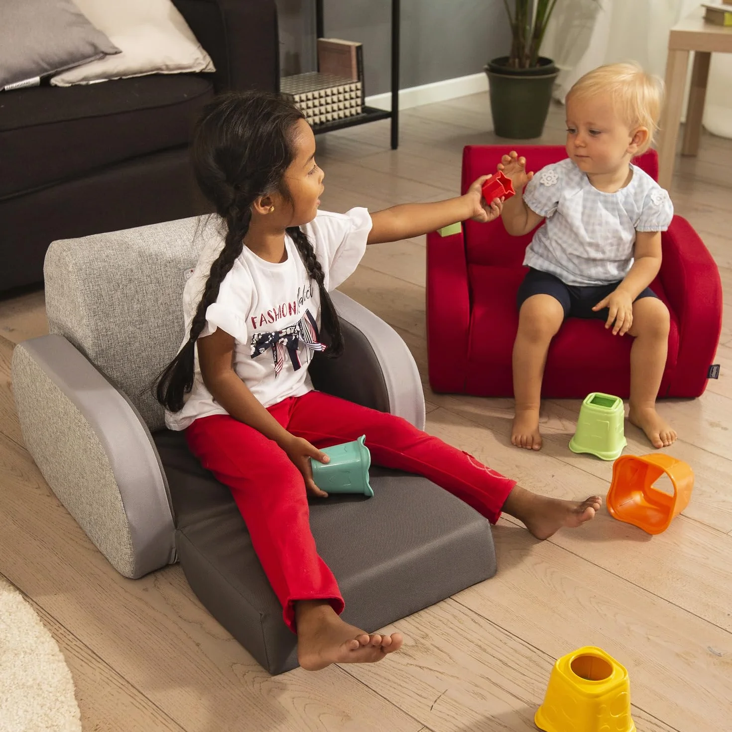 Chicco Silla Infantil Twist Convertible en Tumbona y Sofá, Silla Infantil con 3 Configuraciones, Cómoda y Ligera, se Convierte en 1 Gesto, para Niños de 12+ Meses