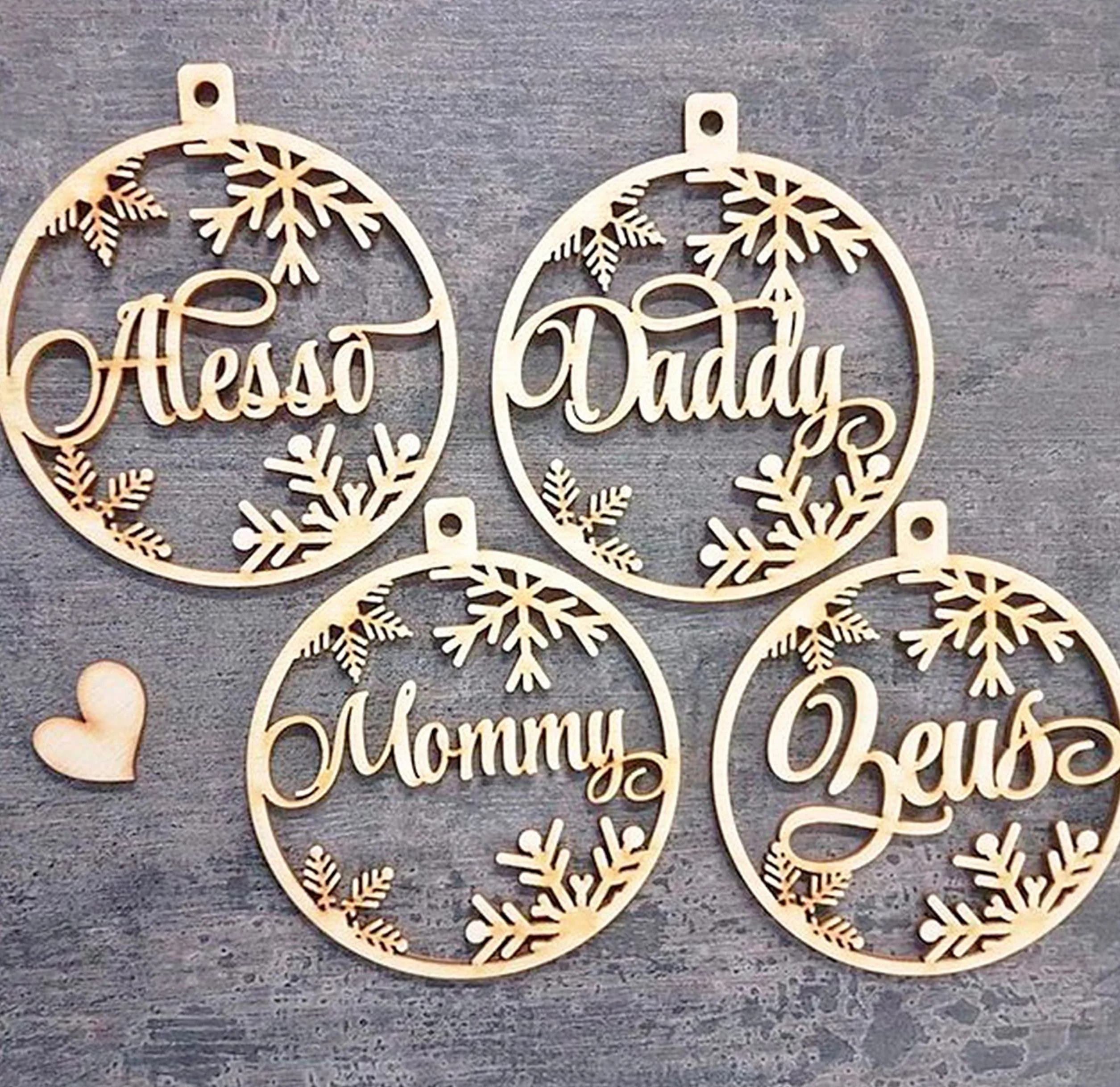 Bola navidad personalizada para árbol - Esfera grabada en madera con cuerda incluida (Copito) Decoración navideña