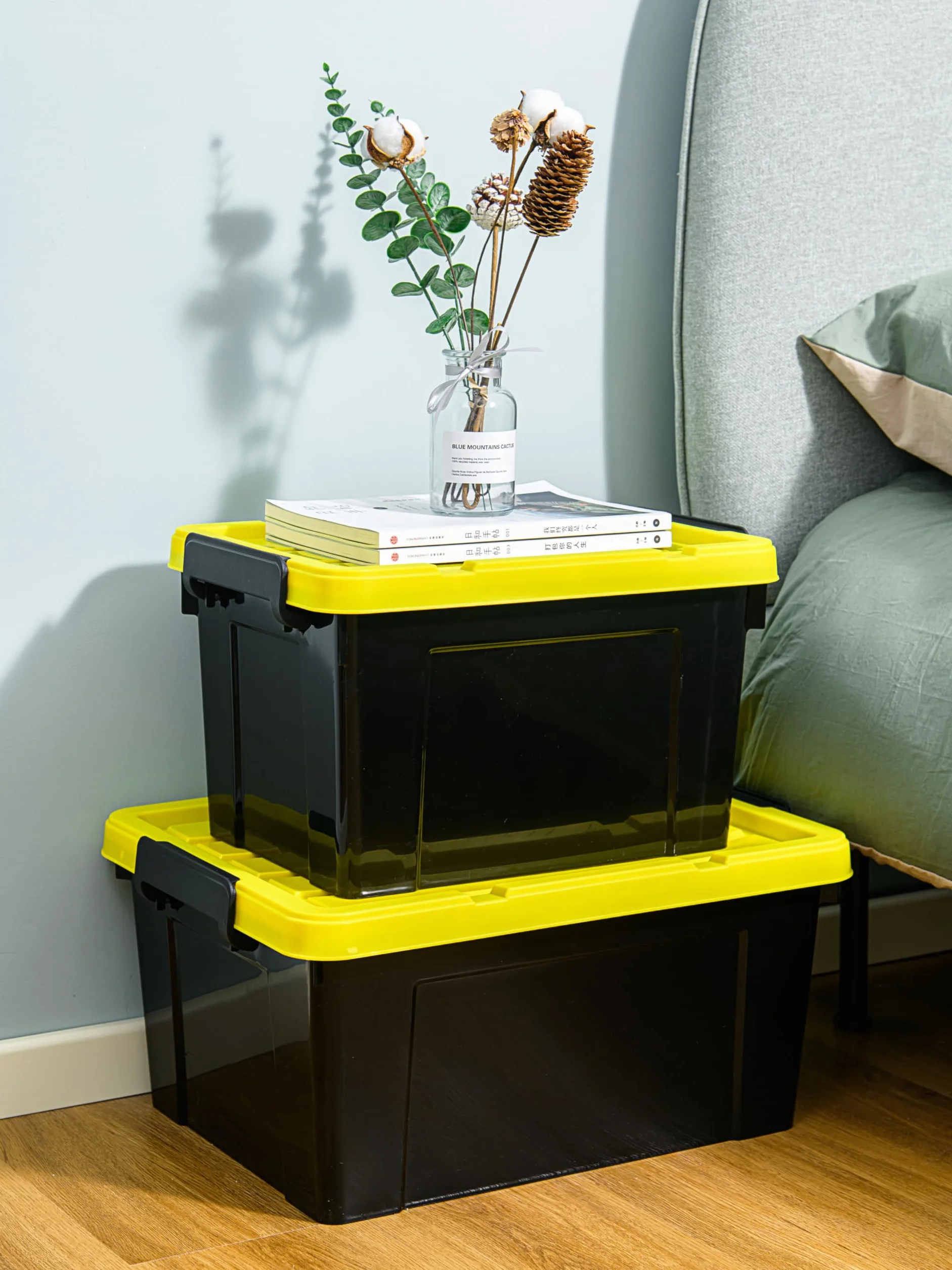 Cetomo 6 cajas de almacenamiento de plástico con tapas, asa y hebillas de cierre, apilable, negro y amarillo, 15