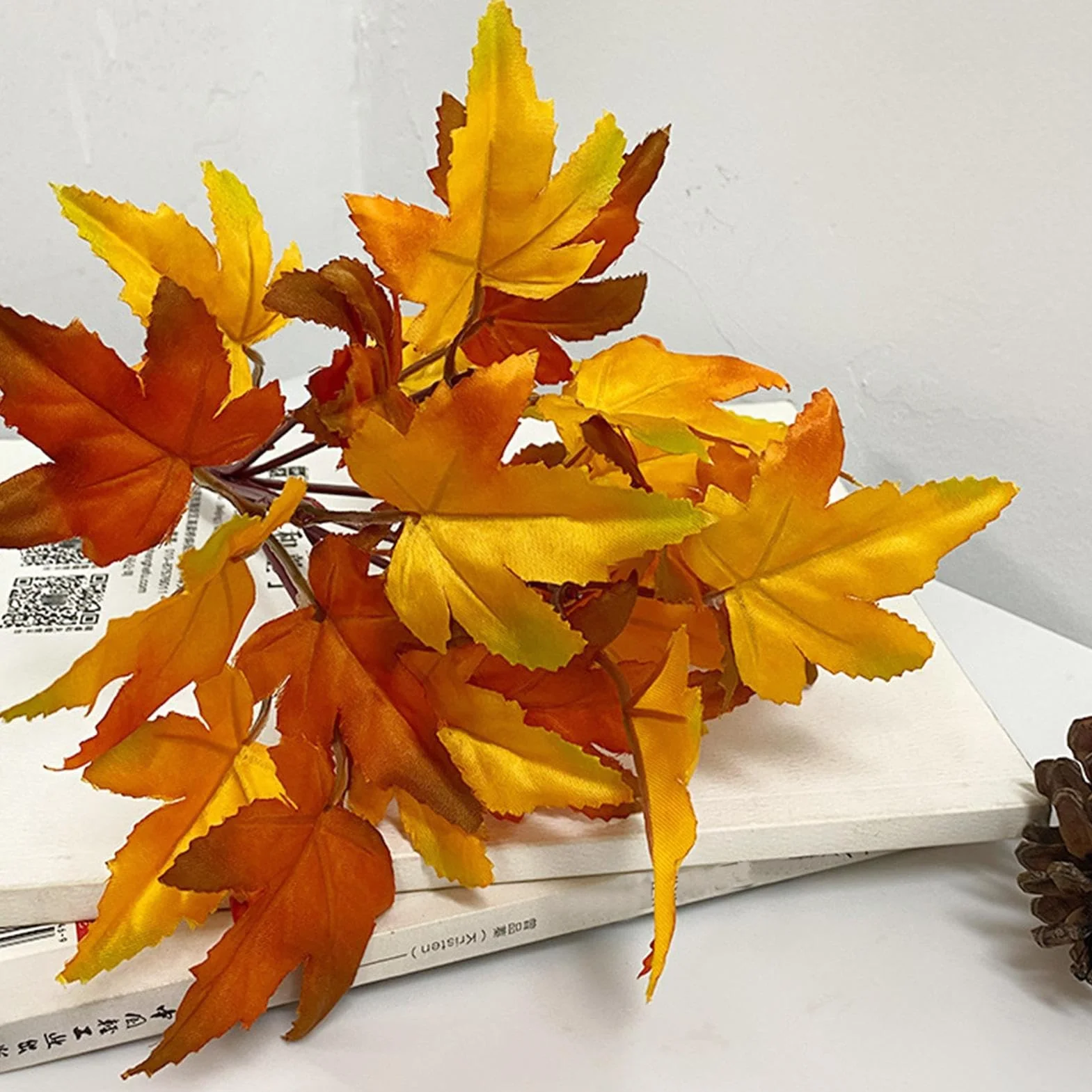 Ramitas de hojas de arce - decoraciones otoñales para el hogar,2 piezas de hojas de arce artificiales, ramitas, hojas de otoño falsas, tallos, hojas de arce, arbustos, arbustos de hojas de