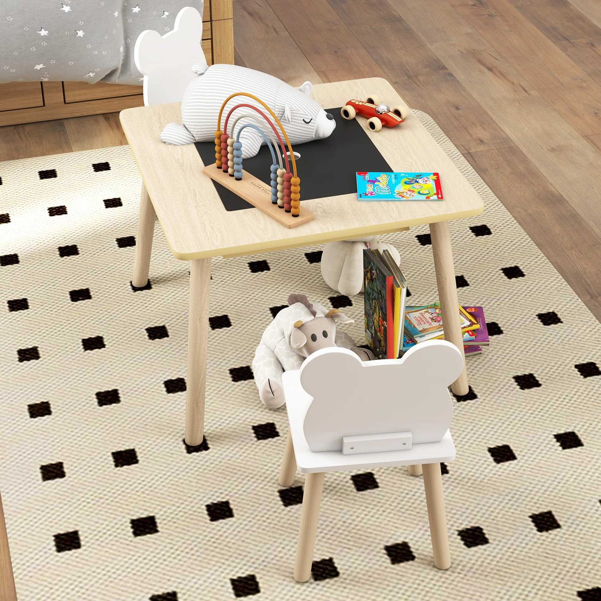 AIYAPLAY Juego de Mesa y 2 Sillas Infantiles de Madera con Pizarra, Respaldo Osito y Compartimentos, Natural y Blanco