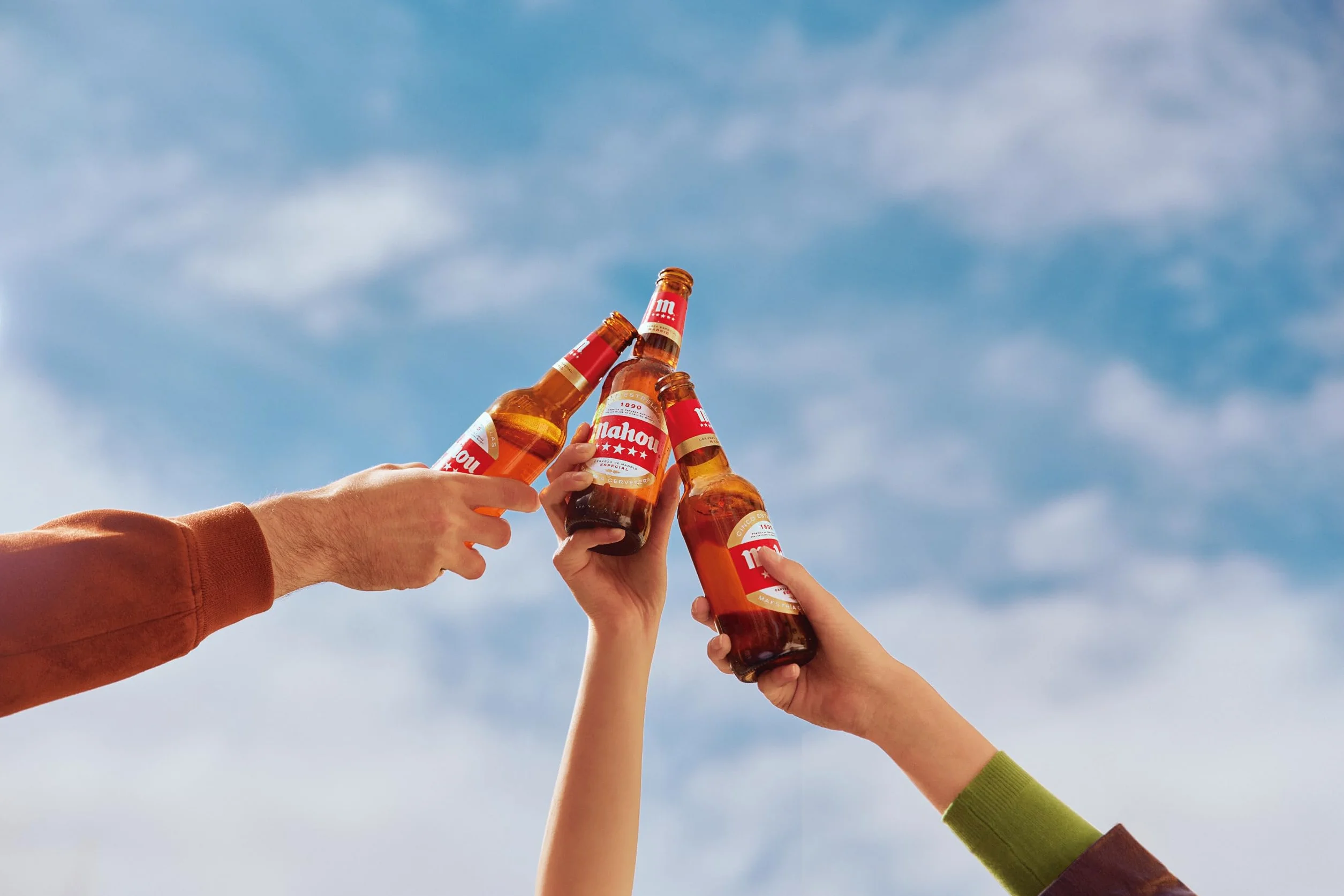 Mahou 5 Estrellas Cerveza Especial Dorada Lager Pack 24 x 25 cl 5.5% Vol