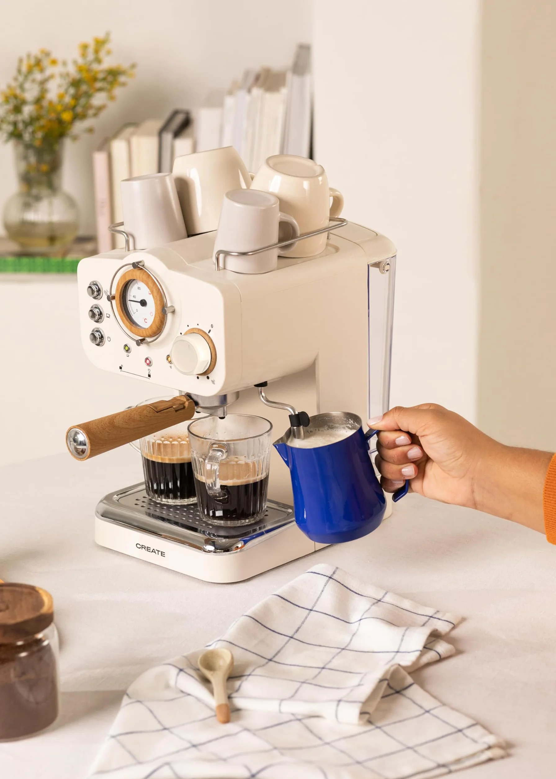 CREATE / THERA RETRO/Cafetera Express Semiautomática blanco mate y madera / 20 bares, brazo doble salida, depósito 1,25L, café molido y monodosis ESE 55mm, con vaporizador, 1100W