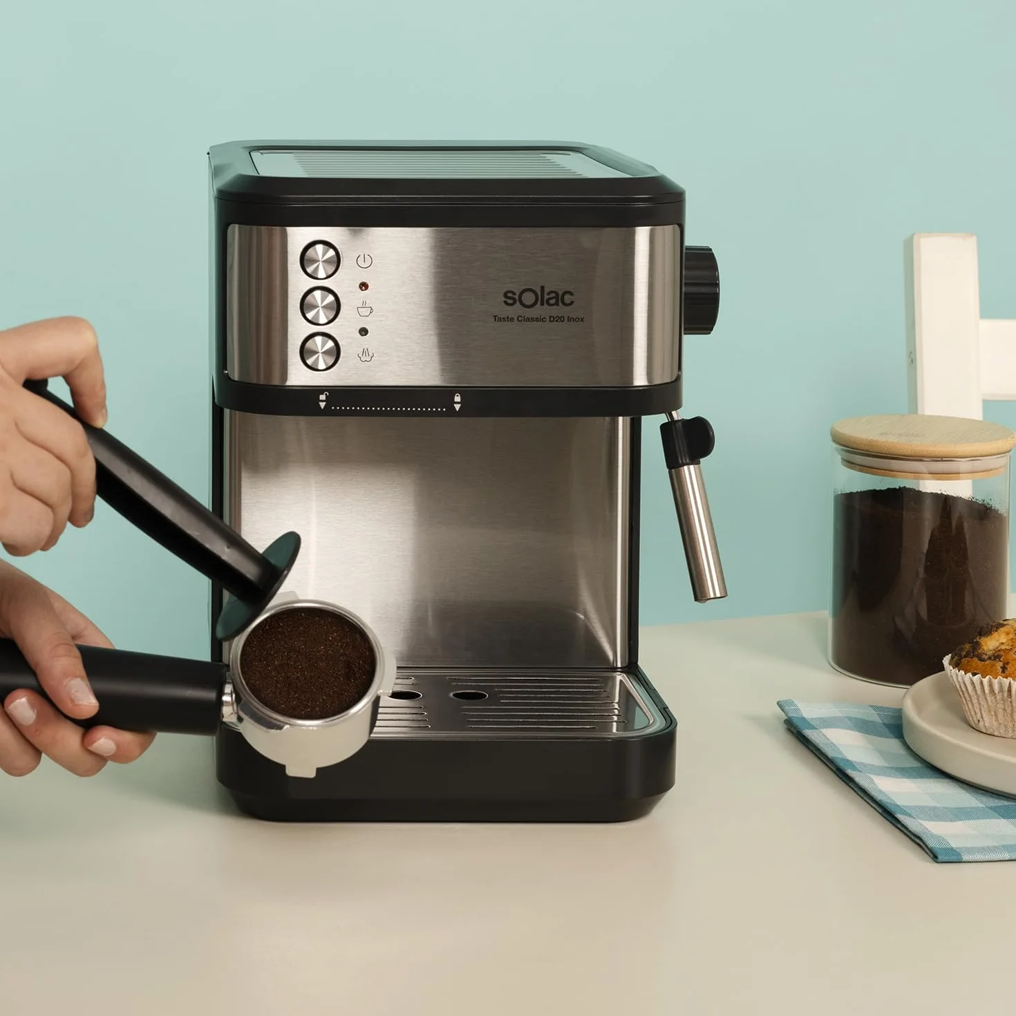 Solac – Cafetera Espresso Taste Classic | 850W | Presión 20 bares | Depósito 1,8L | Brazo 1 y 2 salidas | Vaporizador | Superficie Calienta tazas | Apagado automático