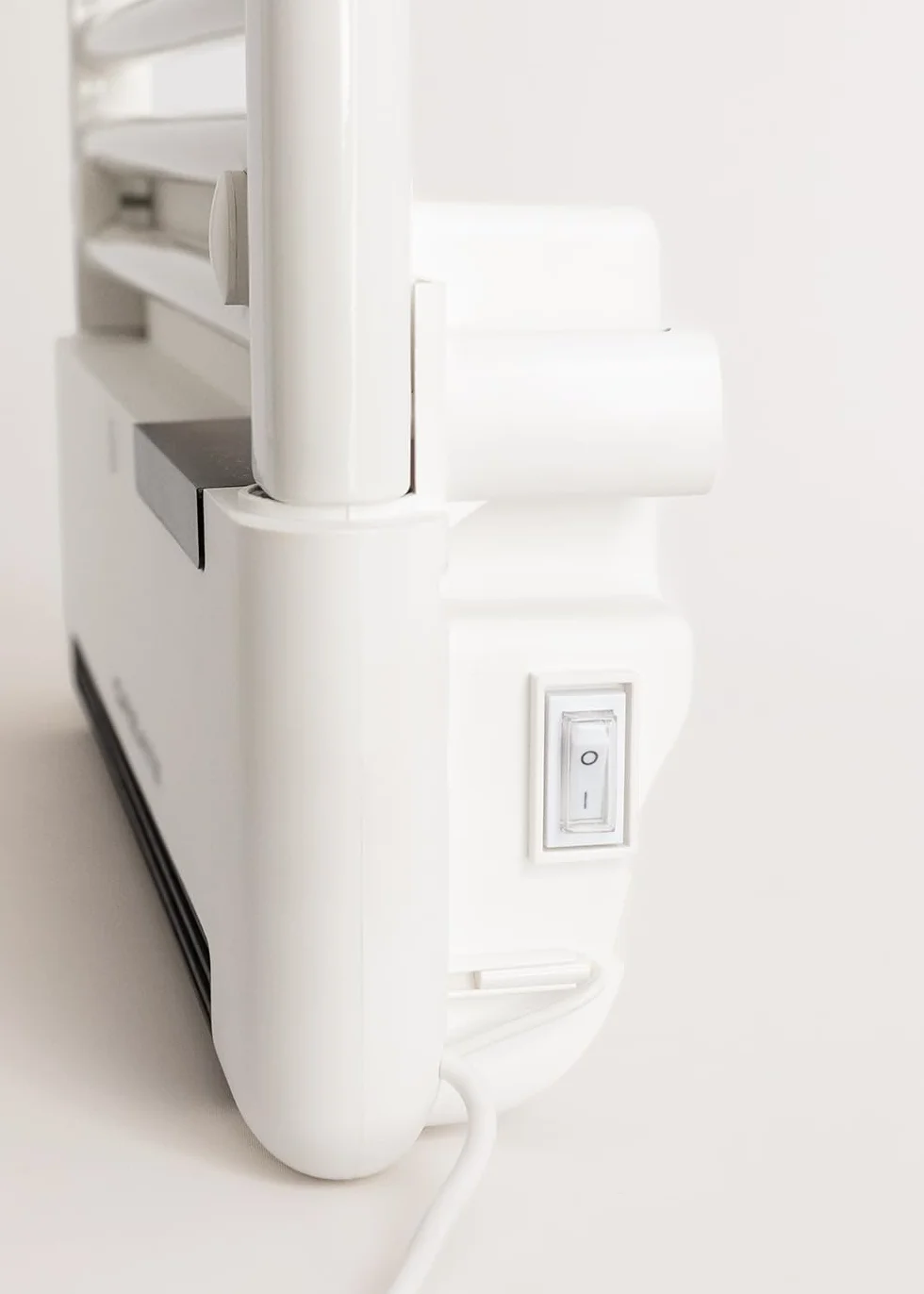 CREATE / Warm Towel Advance/Toallero eléctrico con Calefactor y WiFi Blanco / 51,5x11x115,5 cm/Control Desde la App, Pantalla LDC, 2 potencias, tecnología PTC, deteción Ventanas Abiertas, 1000W