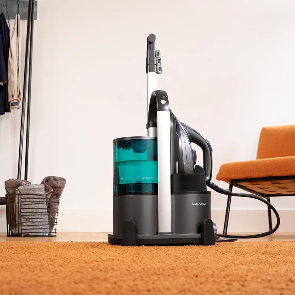Cecotec Centro de Planchado Fast&Furious 9050 X-Treme. 2600 W, 8 Bares de presión, Suela Cerámica, Sistema de seguridad, 550 g/min Golpe de vapor, Incluye percha