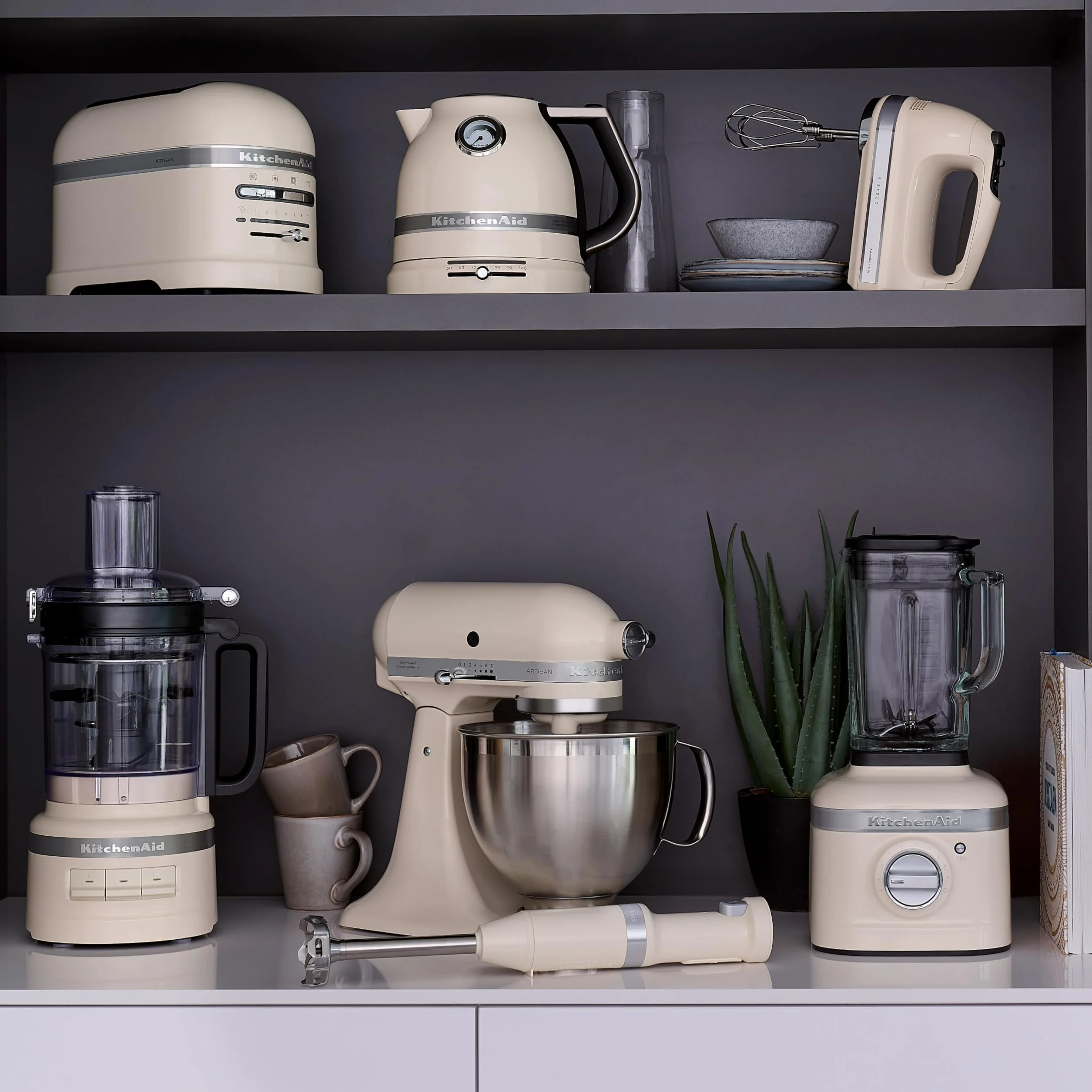 KitchenAid 5KHM9212BER Batidora de mano de 9 velocidades, potente motor CC, con 5 accesorios de acero inoxidable (batidores, batidores, ganchos de masa, varilla de mezcla) y bolsa de almacenamiento