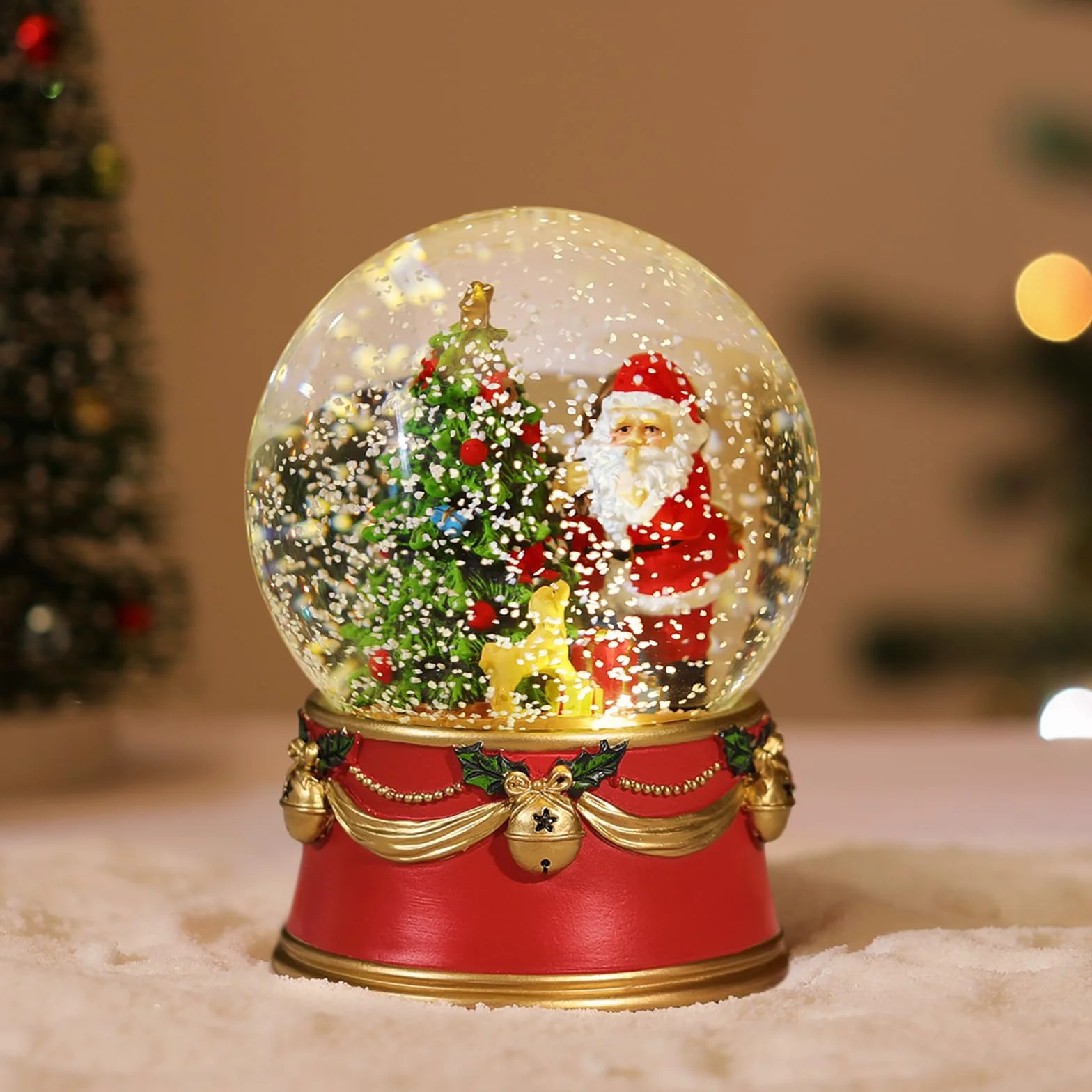 Lewondr Globo de Nieve Navideño, Globo de Cristal Alimentación por Pilas, Globo de Nieve Eléctrico de Papá Noel con Copos de Nieve y Luces, Decoración Navideña para el Hogar, Fiestas, Sobremesa, Rojo
