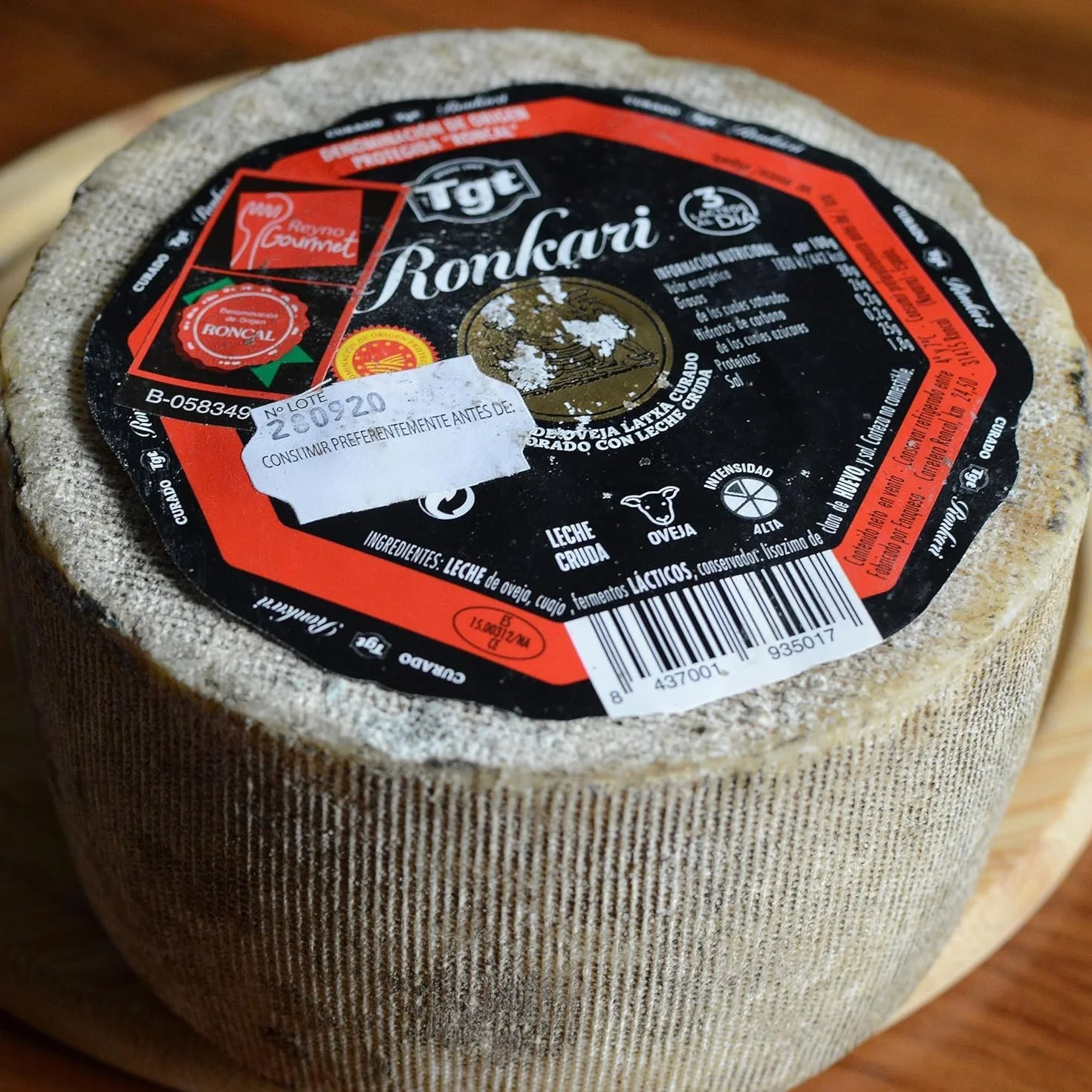 Queso Curado Puro de Oveja Ronkari D.O. - Leche Cruda - Formato de Kilo