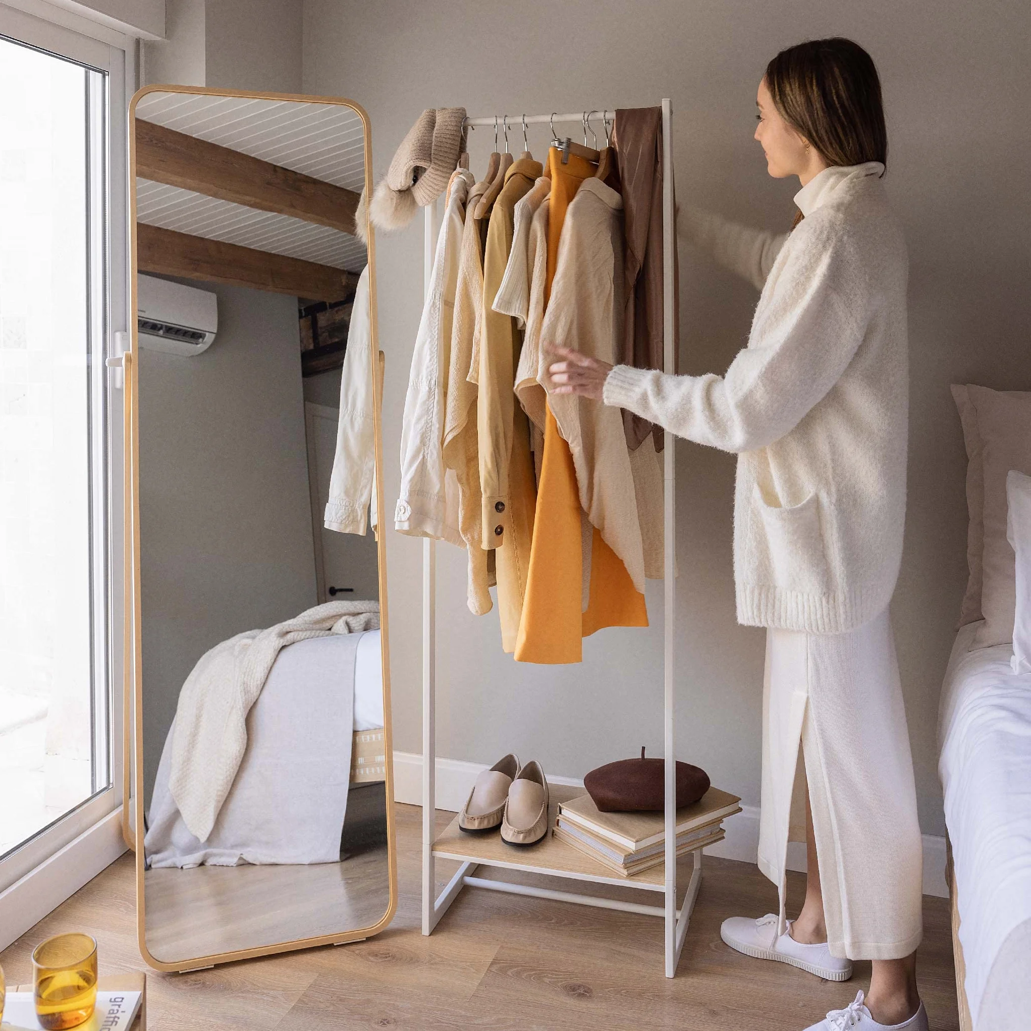 Burro Ropa Resistente Hasta 24kg Newlux Hangy One 20 Con Zapatero Metálico 50x40x160cm Blanco