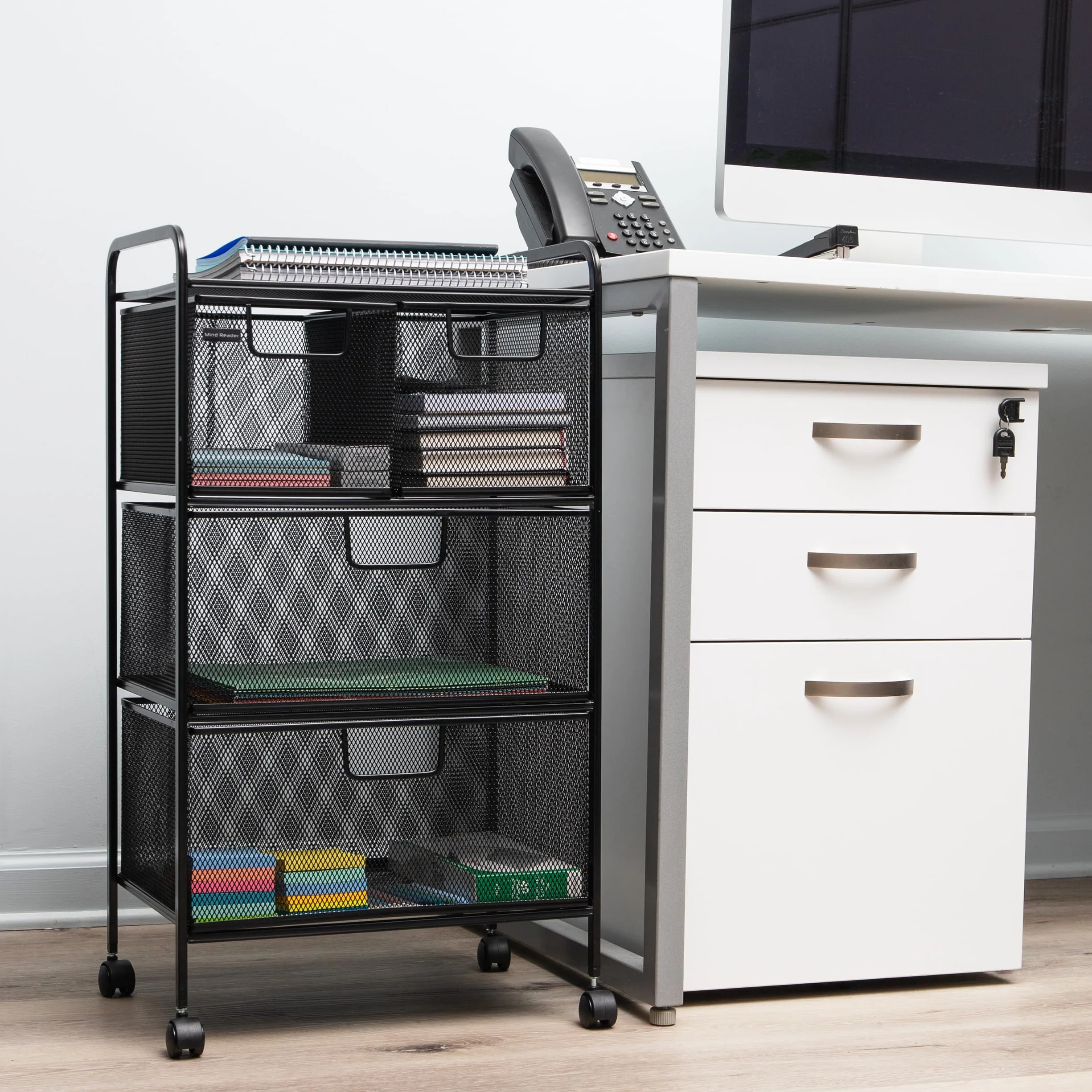 Mind Reader Carrito con cajones, organizador de lavandería, carrito utilitario, baño, cocina, malla metálica, 40.6 cm de largo x 27.9 cm de ancho x 73.7 cm de alto, color negro