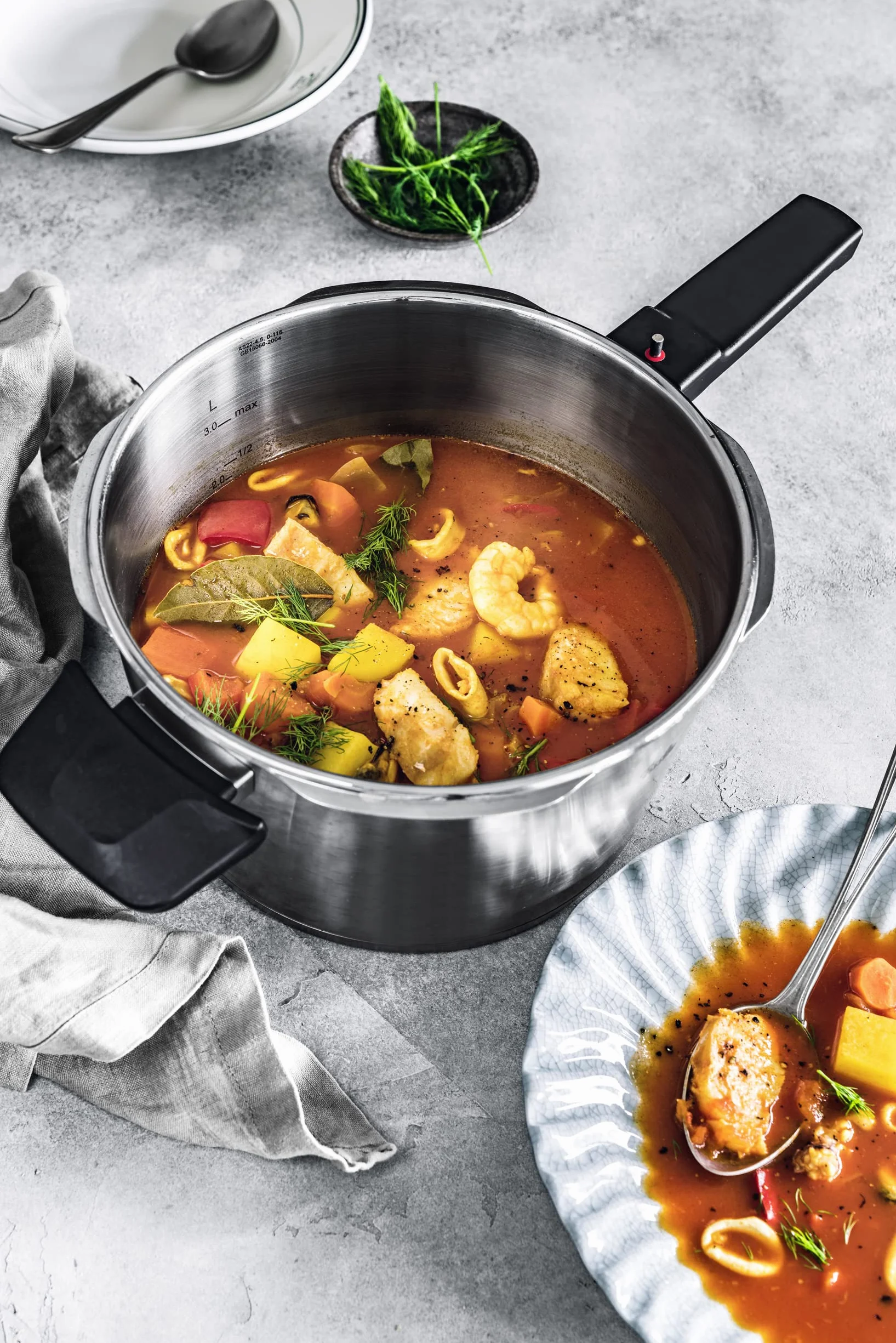 Fissler Vitaquick Premium Olla a Presión de 4,5 L y 22 cm de Diámetro, Acero Inoxidable, 2 Niveles de Cocción, Fabricada en Alemania, Inducción