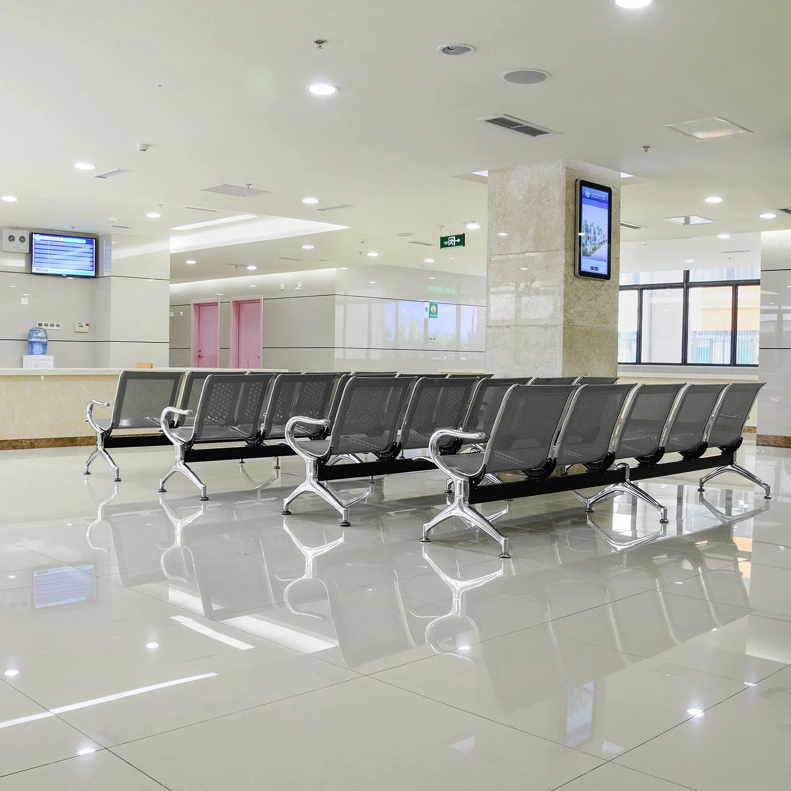 PrimeMatik - Bancada para Sala de Espera con sillas ergonómicas Negras de 4 plazas