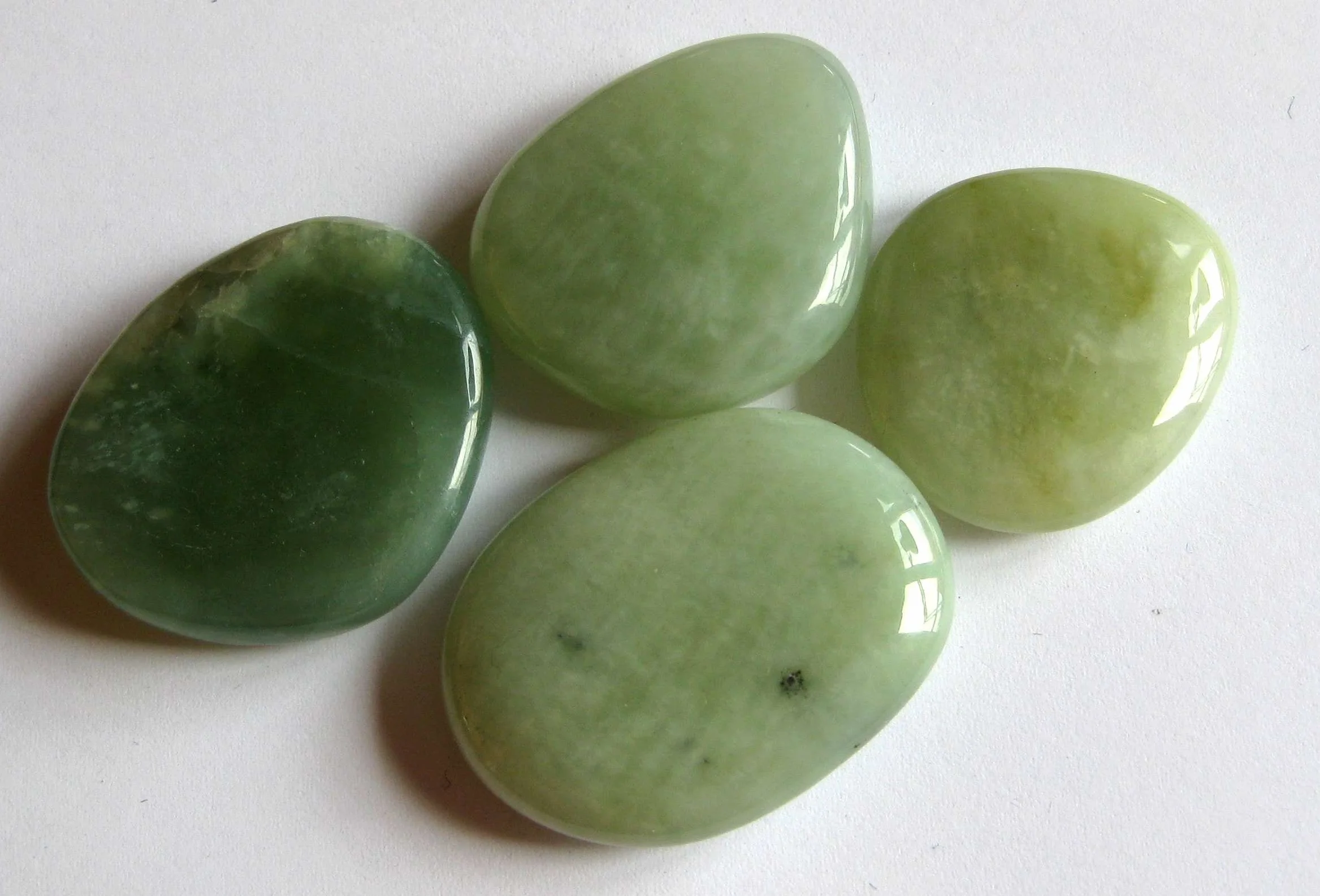 1 pieza – Piedra Serpentina verde 3 – 4 cm