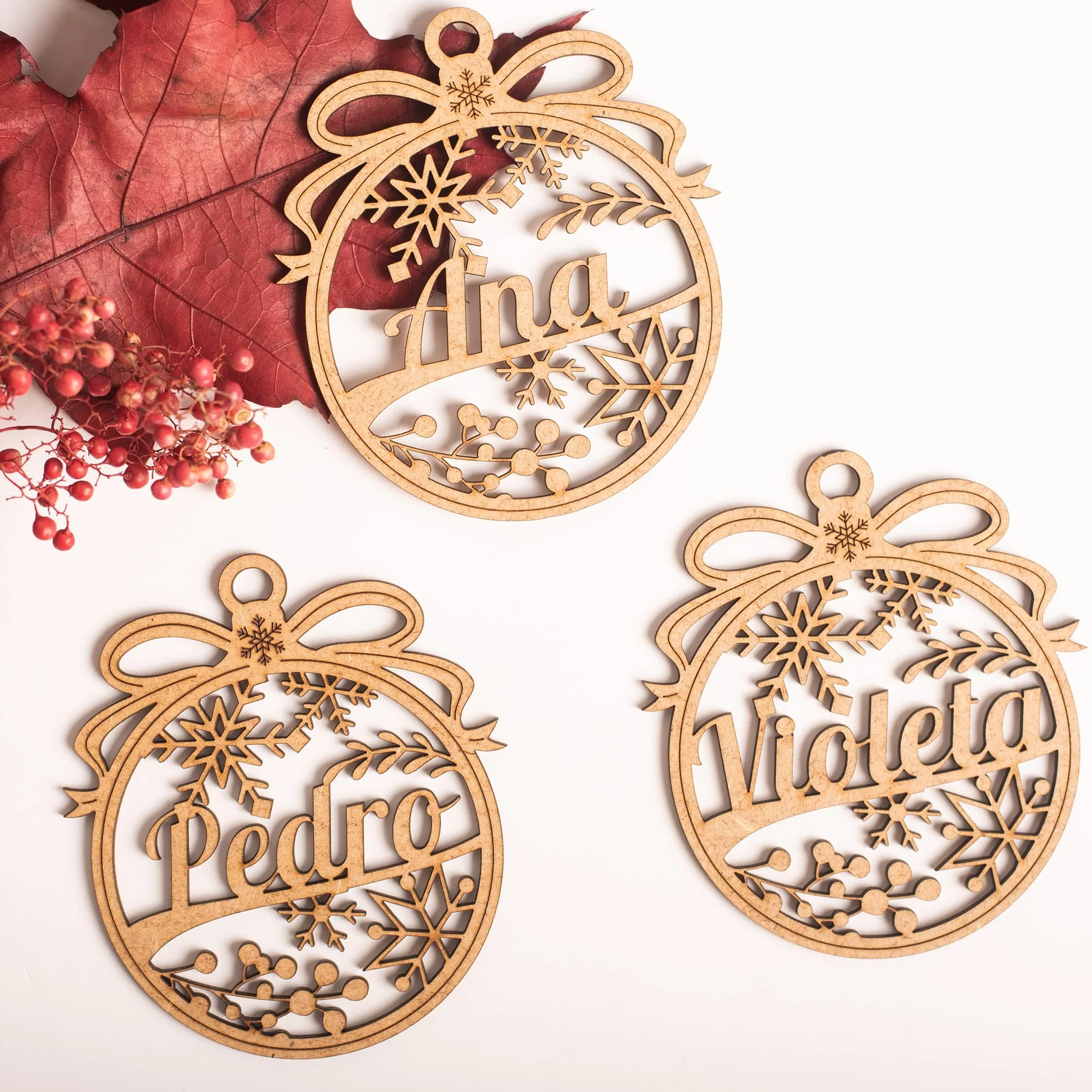 Bolas de Navidad Personalizada con Nombre de Madera - Decoración Navideña - Esfera Grabada en Madera de Máxima Calidad