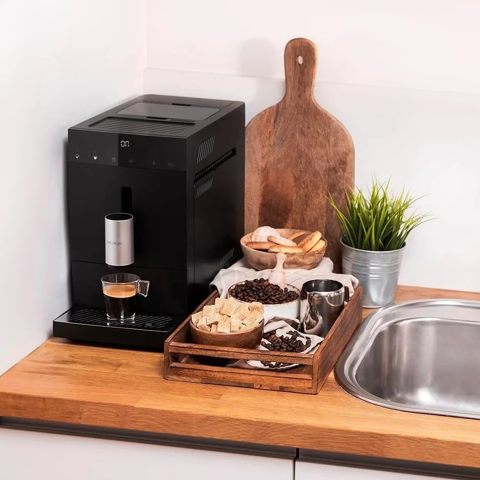 Cecotec Cafetera Superautomática Compacta Cumbia Cremmaet Compact. 1350 W, 19 Bares y Sistema Thermoblock, Depósito 1,1 L de Agua y 150 gr de Café, Plug&Play, Limpieza Automática