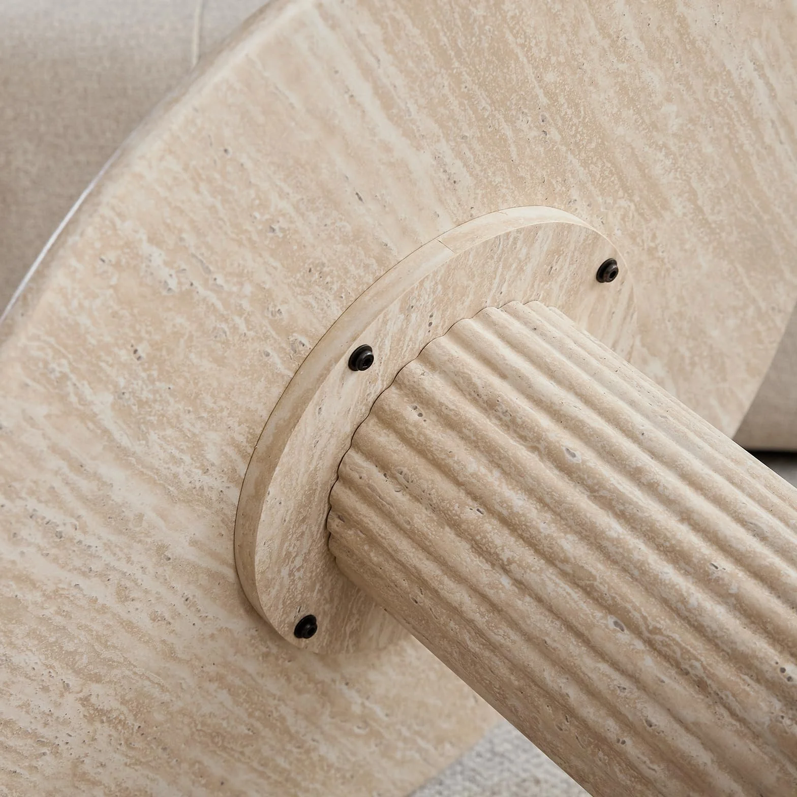 GrandCA HOME Conjunto de 2 Mesas Nido Redondas con Patas Cilíndricas en la Base, Imitación Efecto Travertino Amarillo, Mesa de Centro Moderna de Estilo Minimalista para Salón o Dormitorio