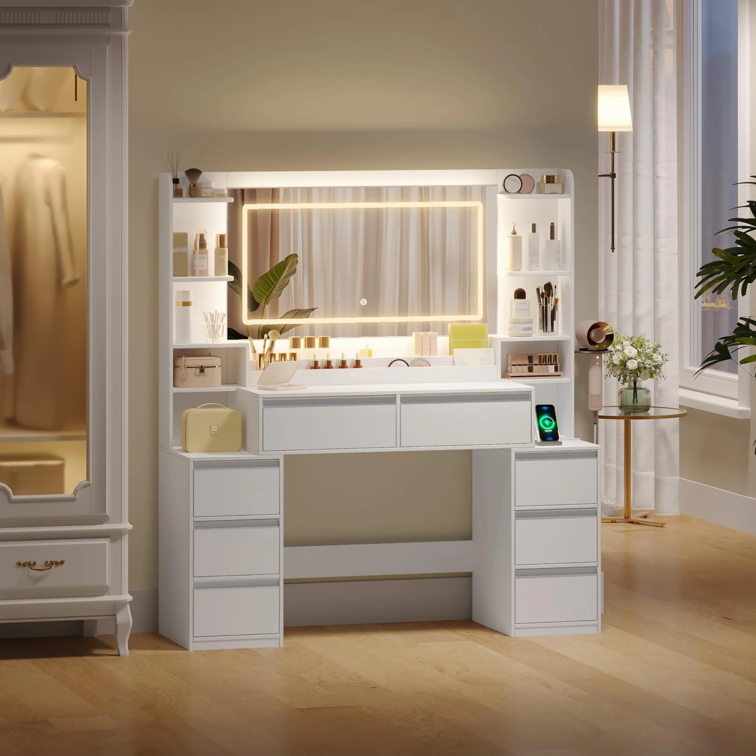 HEXCELEN 135 cm Tocador Grande, Tocador de Maquillaje con Luz LED, Grande Espejo, Mesa de Maquillaje con Prácticas Tomas de Corriente, 8 Cajones, Estantes Abiertos Mesa, Blanco-Plata