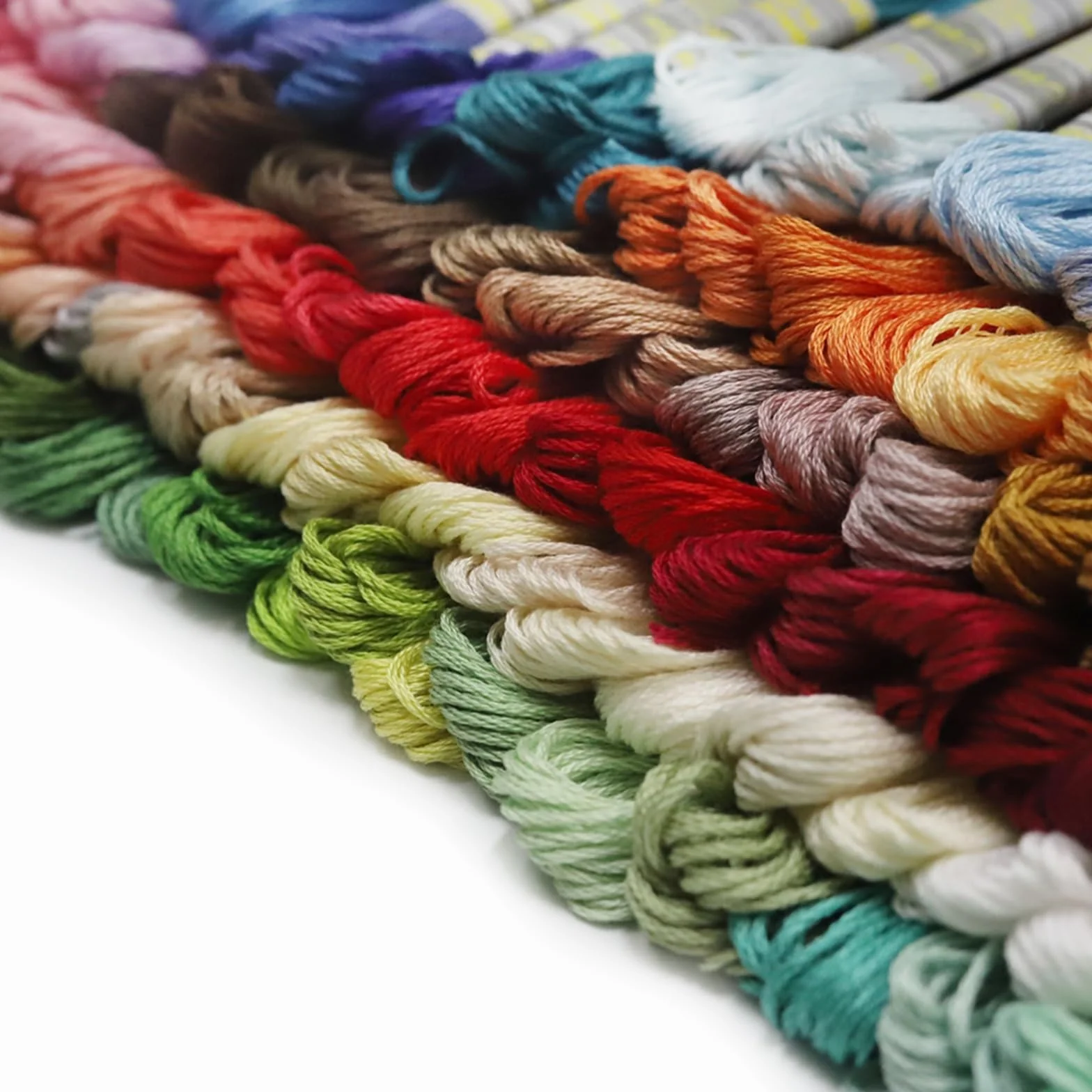 Kit de hilos de bordar, Hilo de bordado algodón for punto, 150 colores aleatorios, 8,7 yardas, piezas