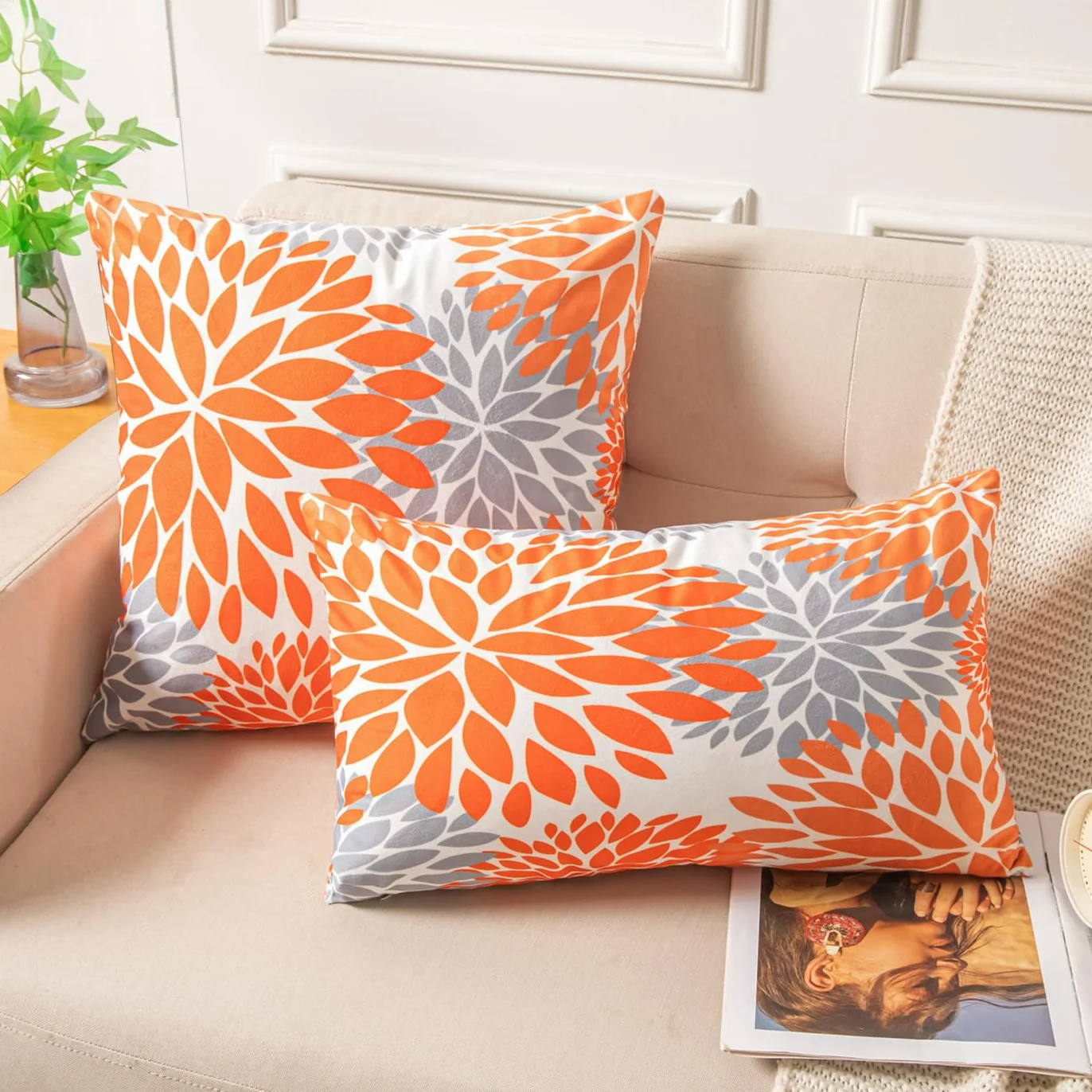 Funda Cojines de Terciopelo 45x45 Gris Naranja Flores de Dalia para Sofa Sala de Estar