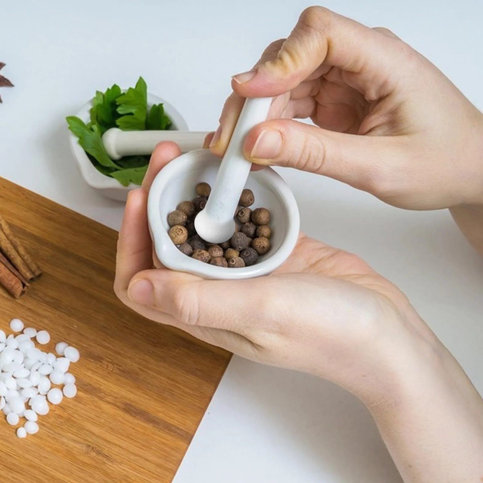 2 juegos de mortero con mortero y cepillos, pequeño mortero de porcelana, juego de mortero de cerámica, pequeño cuenco para hierbas, pesto, cocina, mortero, accesorio científico, 80 mm