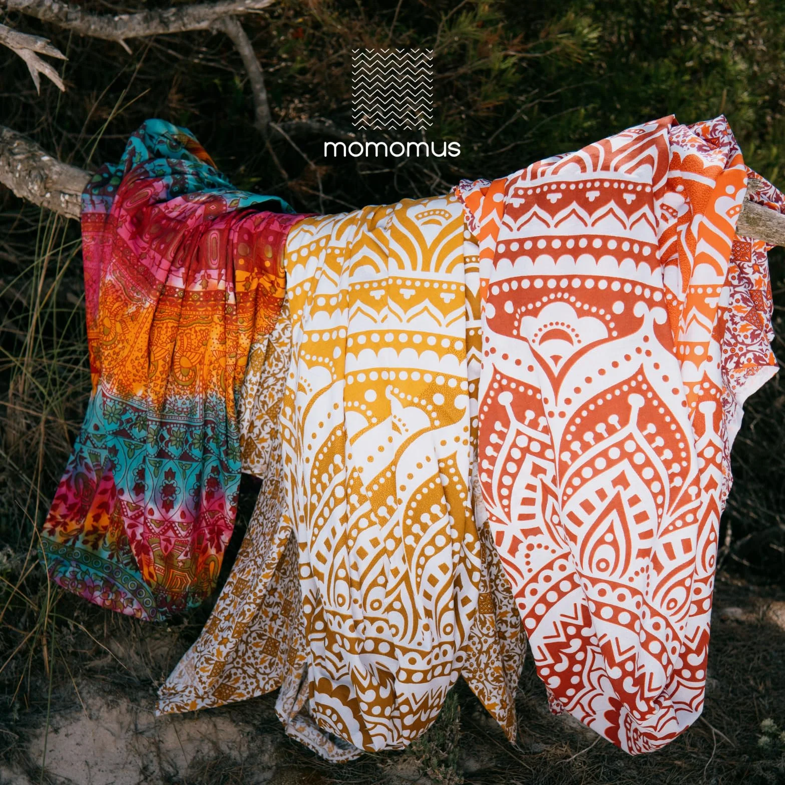 MOMOMUS Tapiz Mandala XXL - Tie-Dye, 100% Algodón, Patrones Únicos - Multicolor, 210x230cm