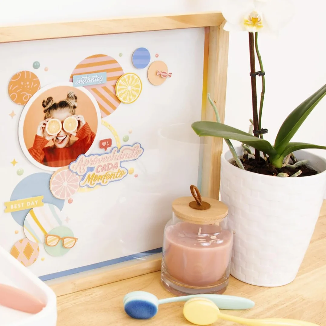 Craftelier - Marco con Profundidad 30x30 cm | Marco de Madera Natural Transparente para Scrapbooking y Manualidades 3D | Cuadro con Fondo para Objetos Voluminosos y Acetato Protector Frontal