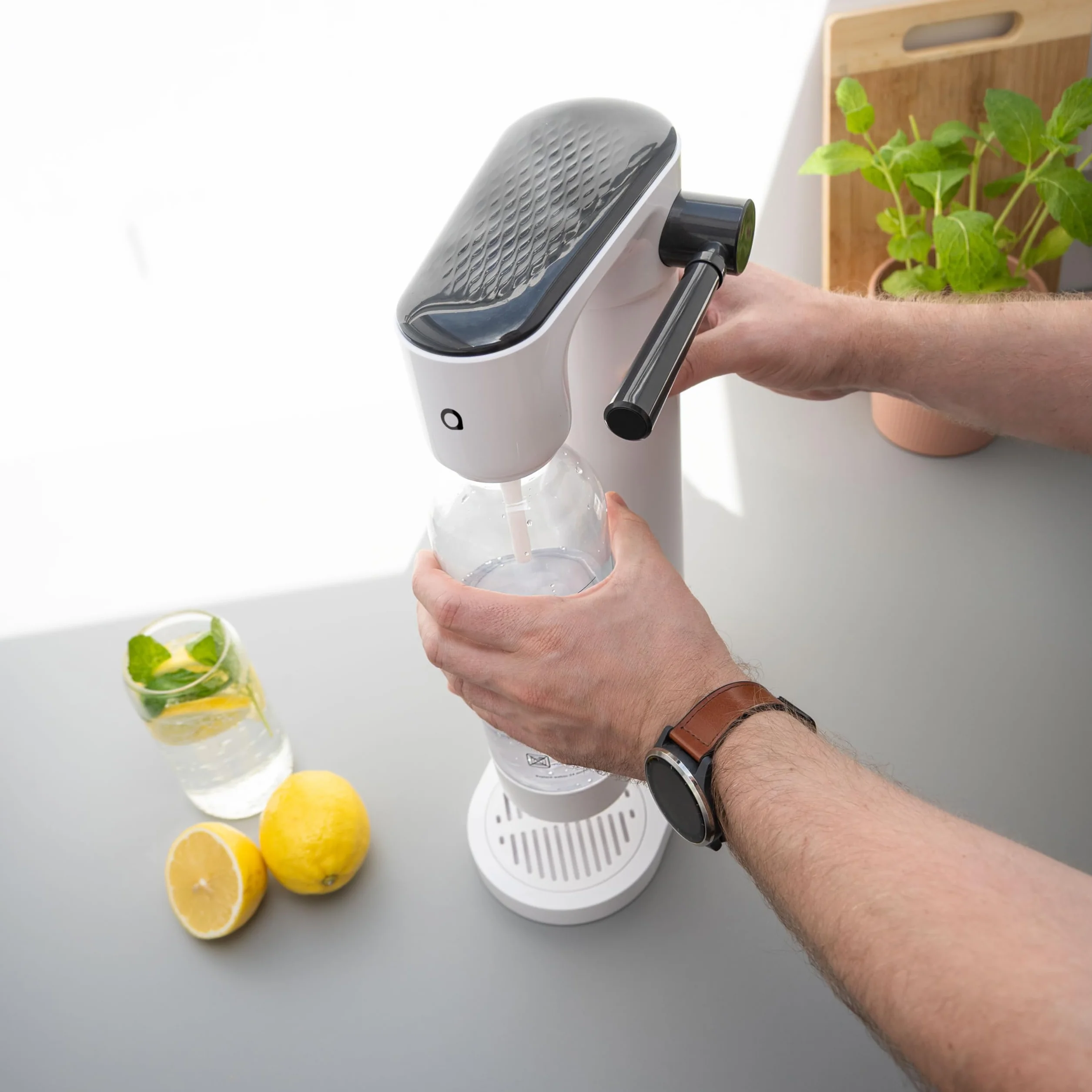 Aquafloow Máquina para Hacer Soda Carbonatador de Agua con Gas Botella 0,8L 800ml Blanco