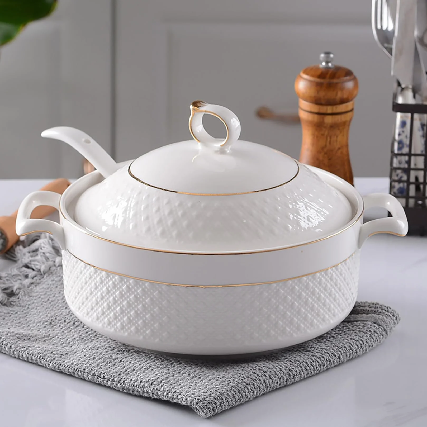 Sopera Blanca con Dorado Diseño, Soperas de Porcelana Doble Mango con Tapa y Cuchara Vajilla,1.5L
