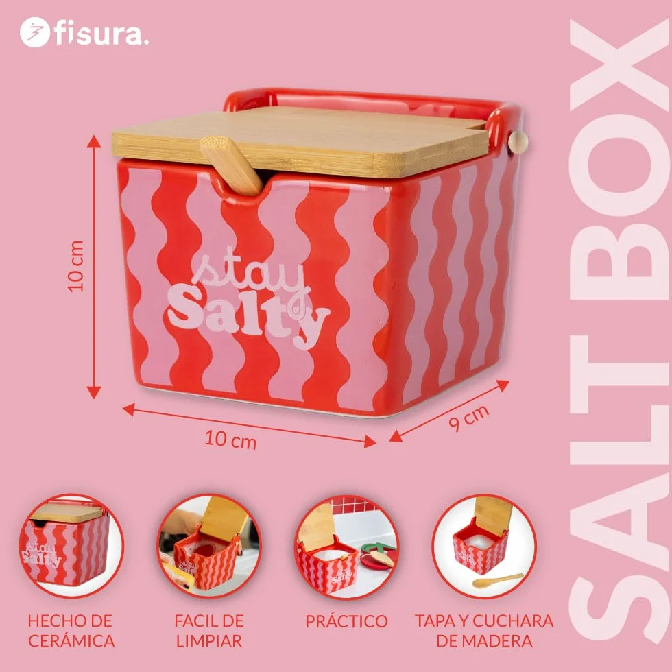 Fisura – Salero original con tapa “stay salty” rosa. Salero extragrande cuadrado de cerámica con tapa de madera y cuchara. Bote para sal de cocina. Azucarero o especiero.10 x 10 x 9 cm