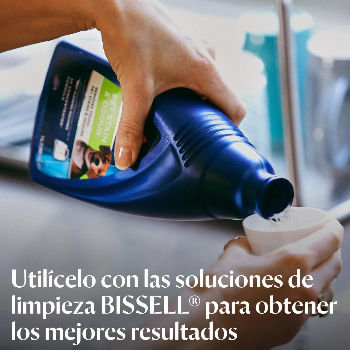 BISSELL SpotClean Pet Pro, Aspiradora de Agua Tapicería, Lava Aspiradora Ideal para Dueños de Mascotas, Limpiador de Liquidos para Alfombras, Tapicería, Sofá, Auto & Más, Motor Potente de 750W, 15585