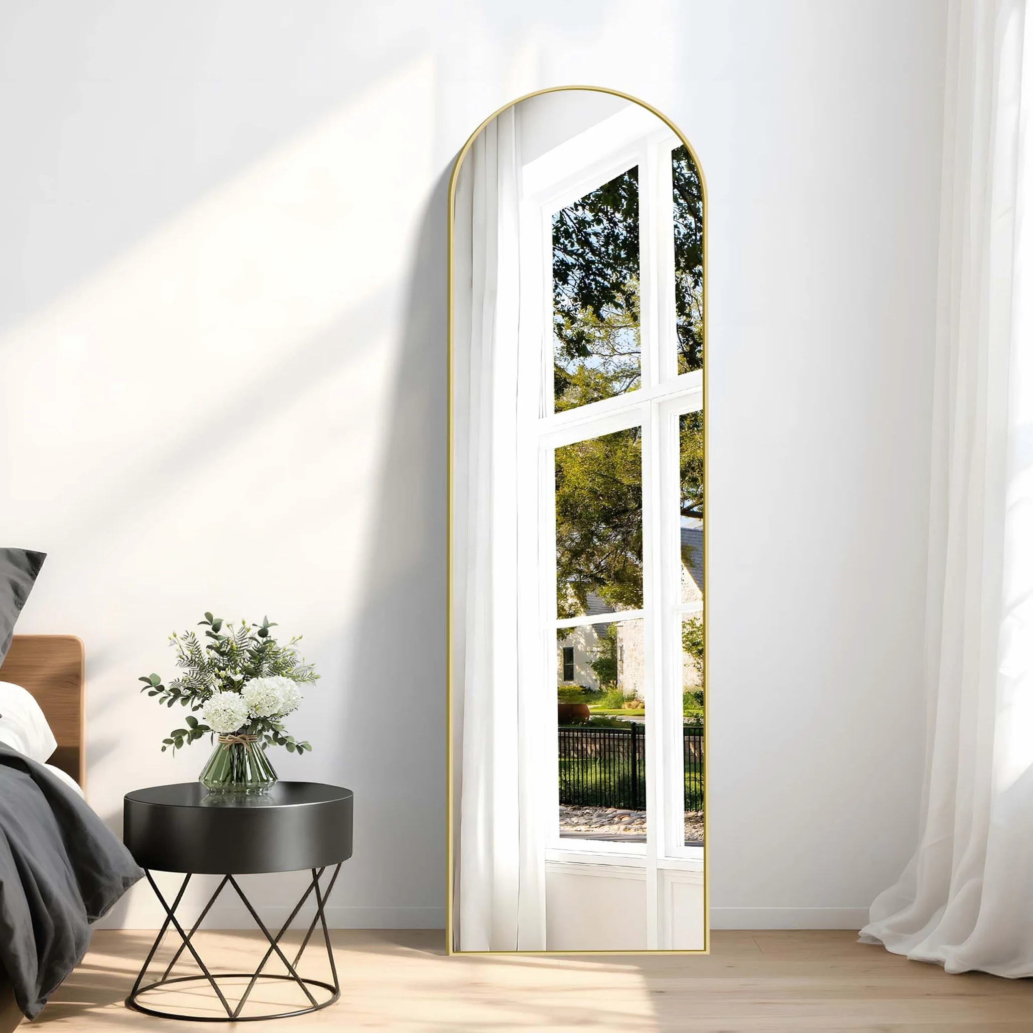 Weare Home Espejo de Cuerpo Entero, 150 x 40 cm, Espejo de Pie Curvado, Espejo de Pared con Marco de Aluminio Dorado y Soporte para Sala Dormitorio