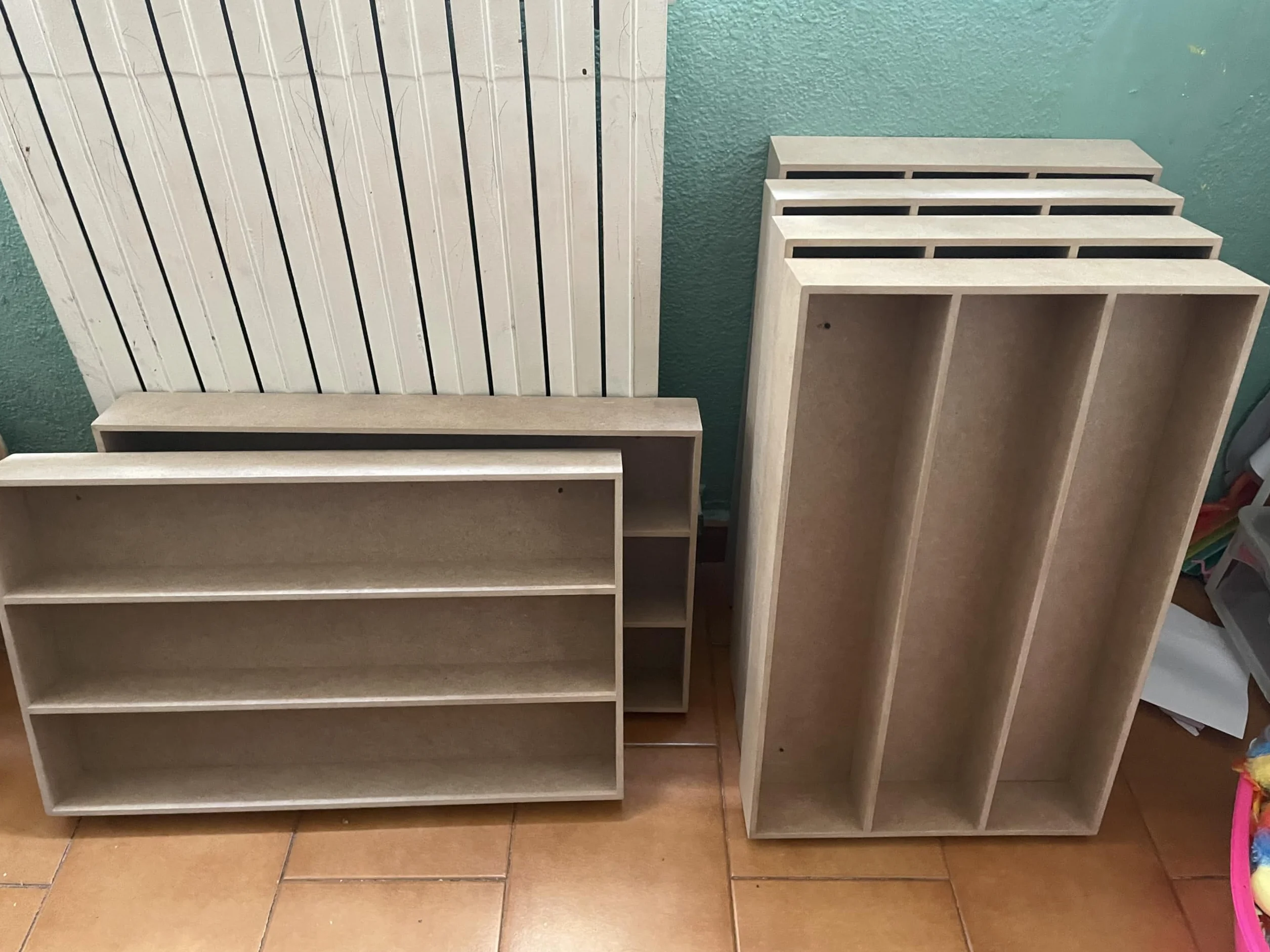Estantería de Madera MDF para 100 Cintas de Cassette MAR025