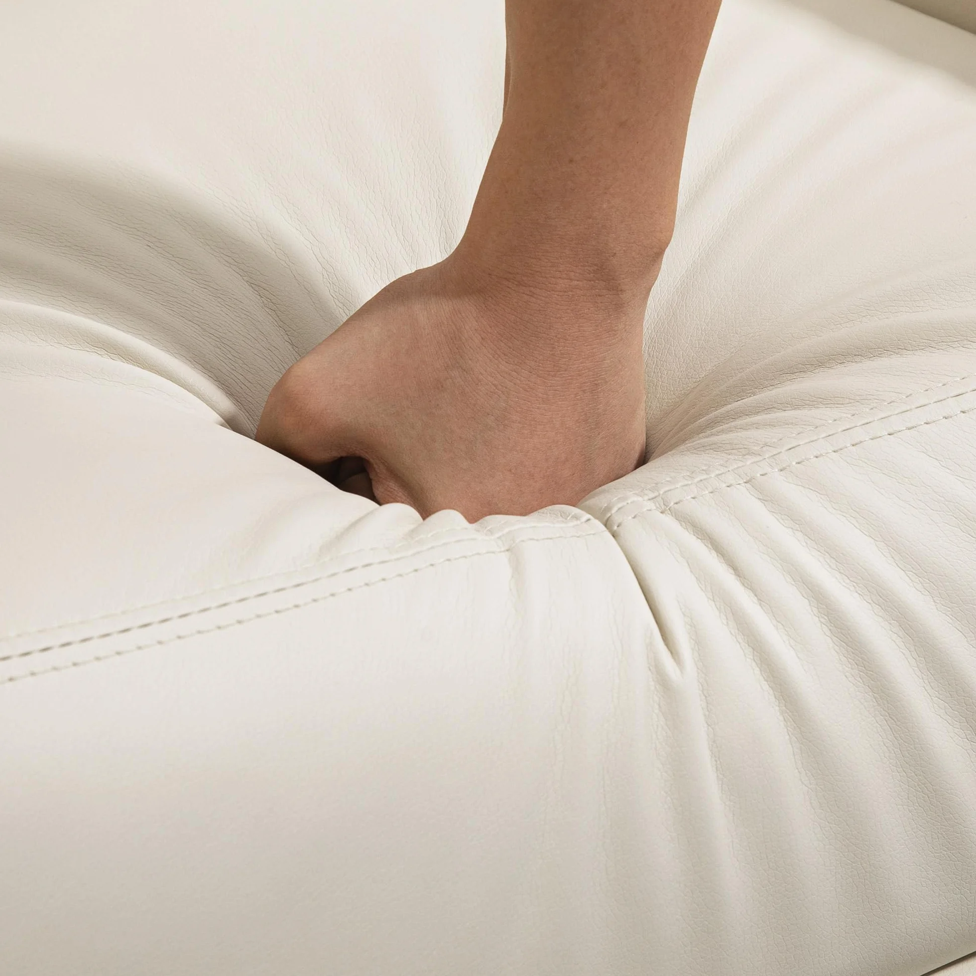 HOMCOM Sillón de Masaje Reclinable con Mando a Distancia 2 Zonas 8 Programas 5 Niveles Intensidad 68x88x98 cm Crema
