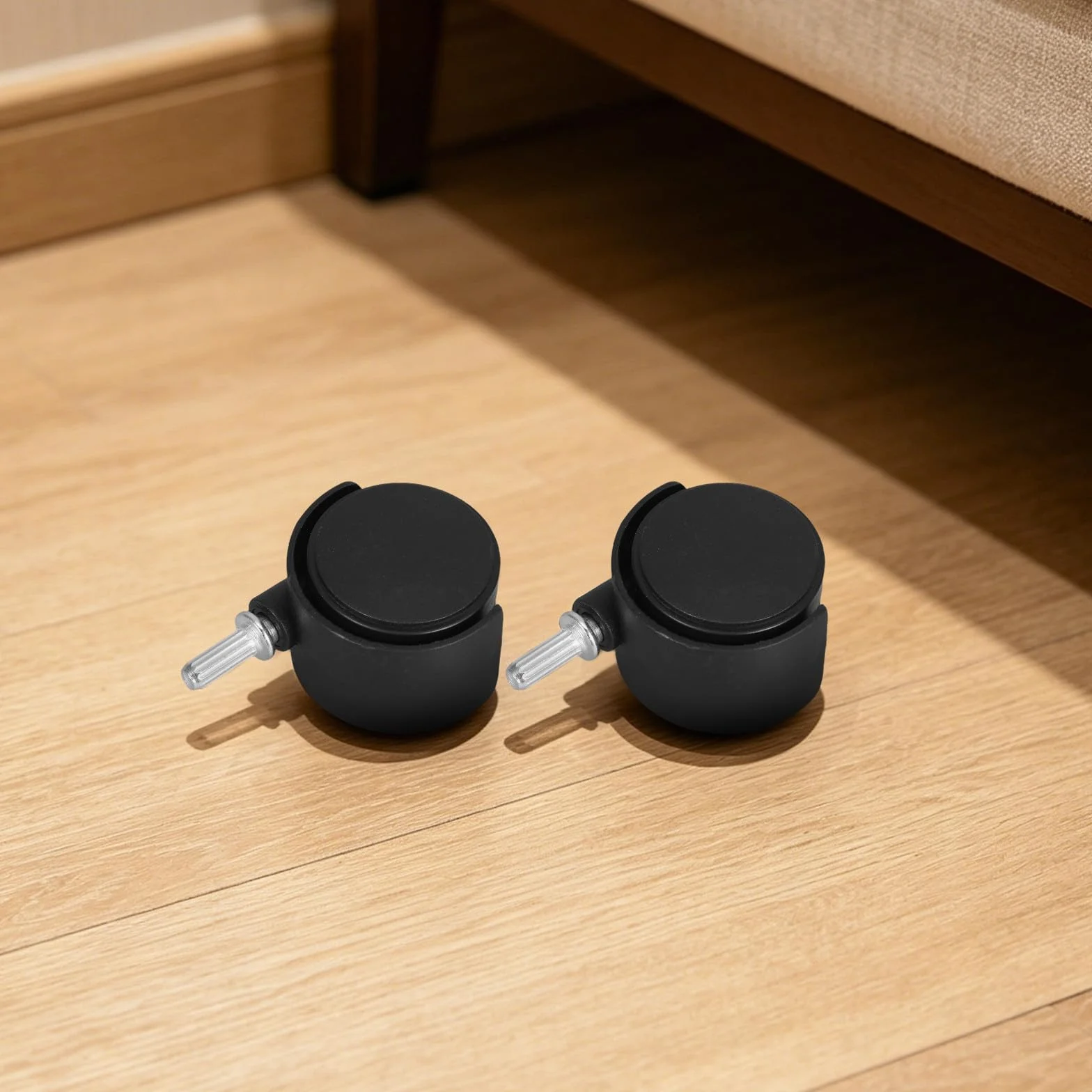 Amosfun 4 Piezas Ruedas Giratorias y Diseño Adaptable para Alfombras de Pelo de Plástico Negro Diámetro de Eje 1/4' para Aspiradora y Muebles