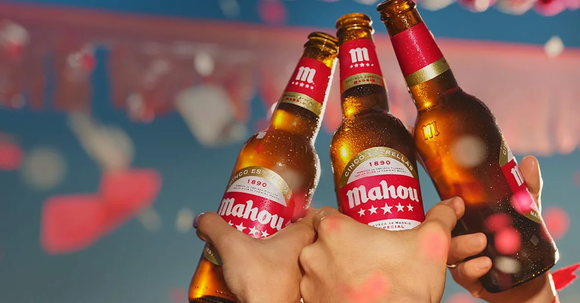 Mahou 5 Estrellas Cerveza Especial Dorada Lager Pack 28 Latas x 33 cl 5.5% Vol