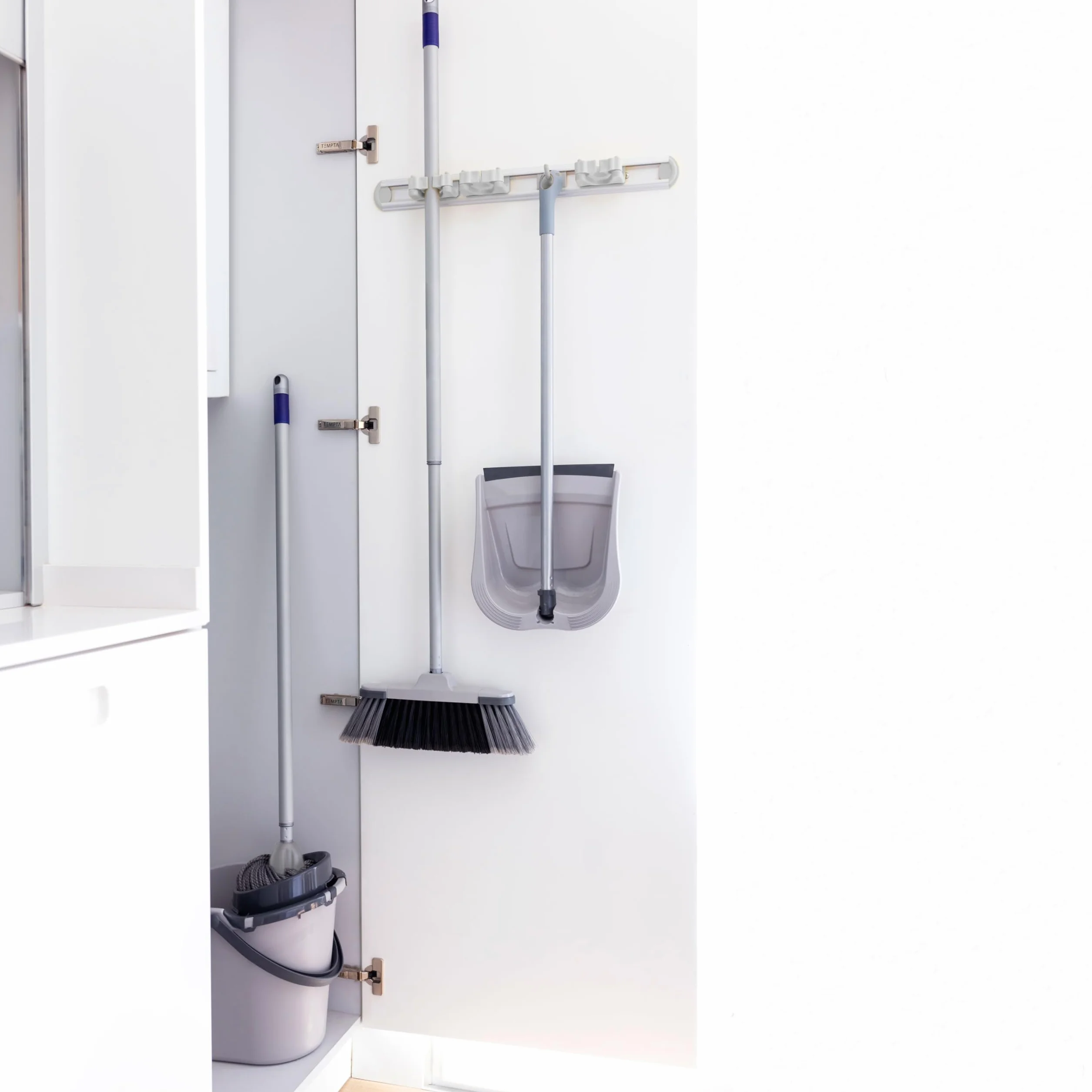 Recogedor Plegable Basura Atomic 28x25x92 cm Gris