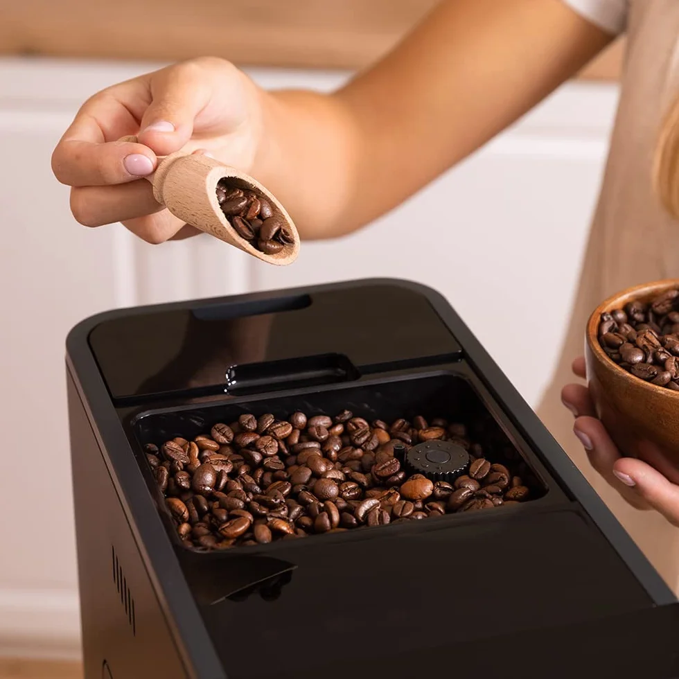 Cecotec Cafetera Superautomática Power Matic-ccino Cremma. 1470 W, 19 Bares, Molinillo Integrado, Thermoblock, Vaporizador, Capacidad de 150 gr de Café y 1,2 Litros de agua, Tanque de Leche