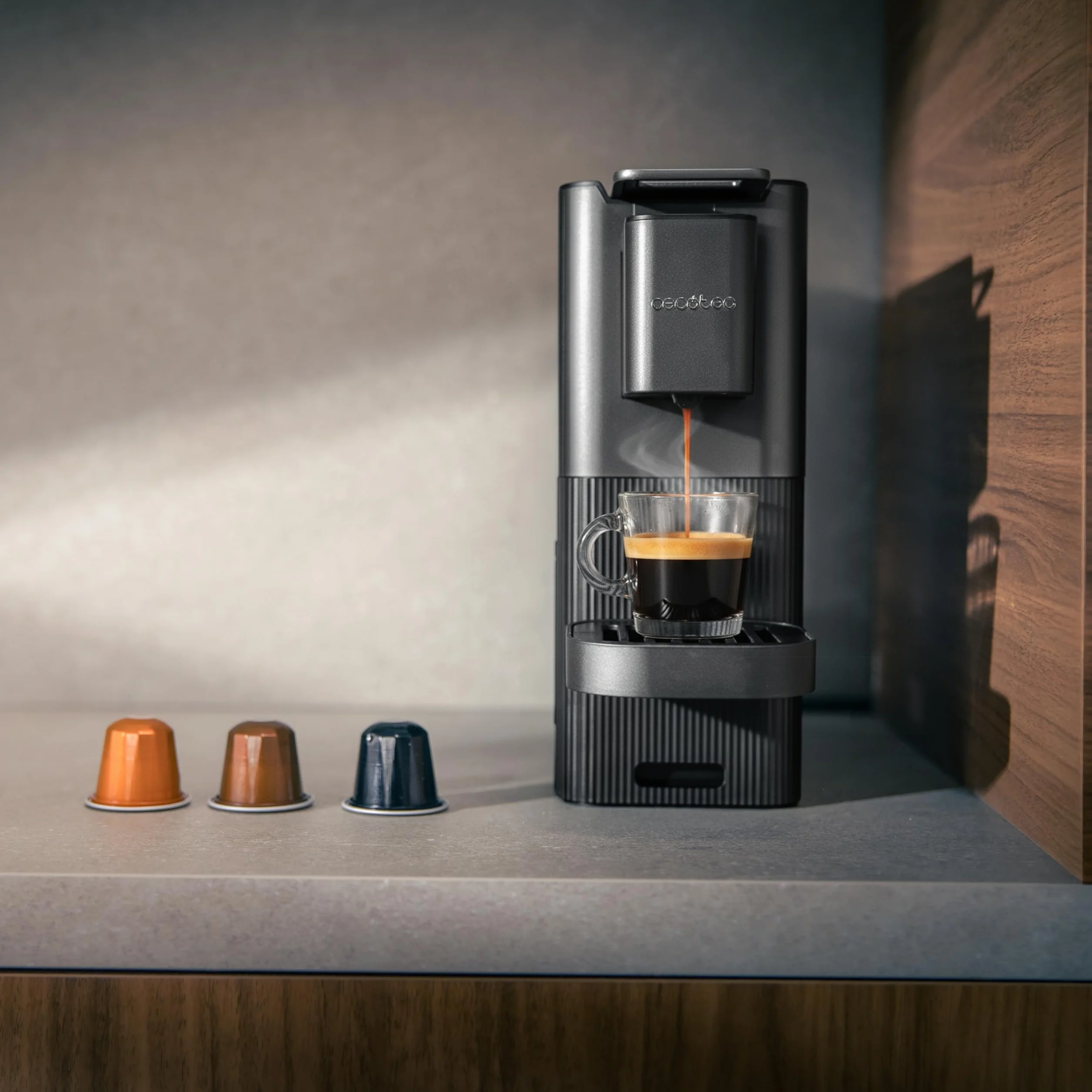 Cecotec Cafetera de Cápsula Power Caps 20, 1400W, 20 Bares, Compatible Nespresso, Depósito 700ml