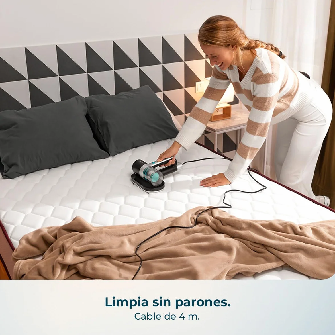 Cecotec Aspirador de Colchones y Tapicerías de Mano Conga Rockstar 3000 Mattress Essential. 300W, 10kPa, Luz Ultravioleta UV-C, Tecnología con Cepillo Motorizado y Aire Caliente, Retiene Alérgenos