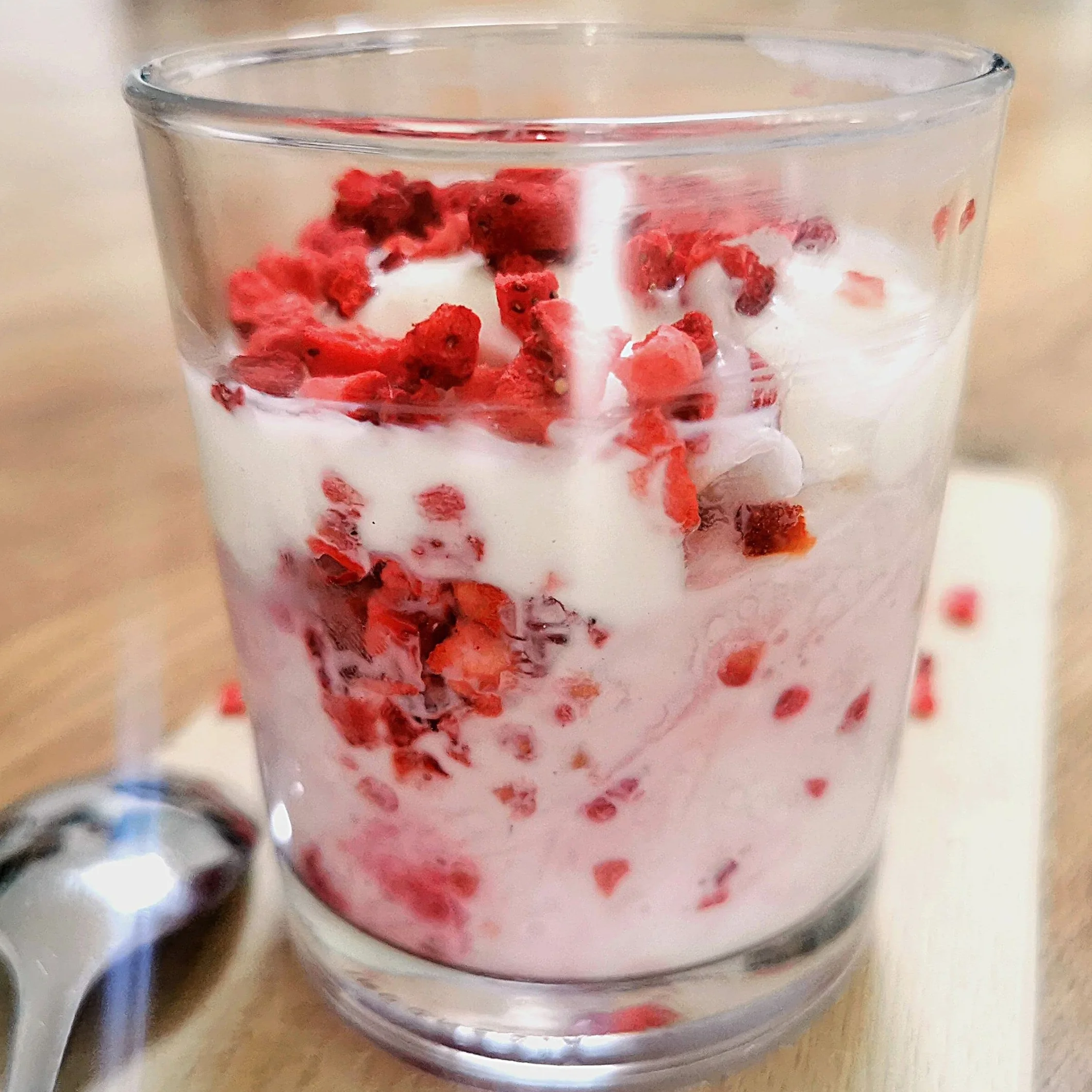 Fresa Liofilizada Piezas Pequeñas 100g Fruta Deshidratada Vegana Cruda Sin Azúcar ZingyZoo