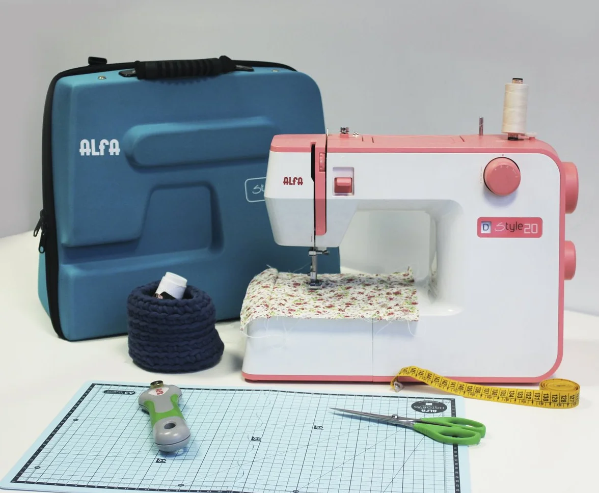 ALFA - Máquina de Coser, Style 20, Rosa, 10 Puntadas, 30 x 19 x 41 Cm, Accesorios Incluidos
