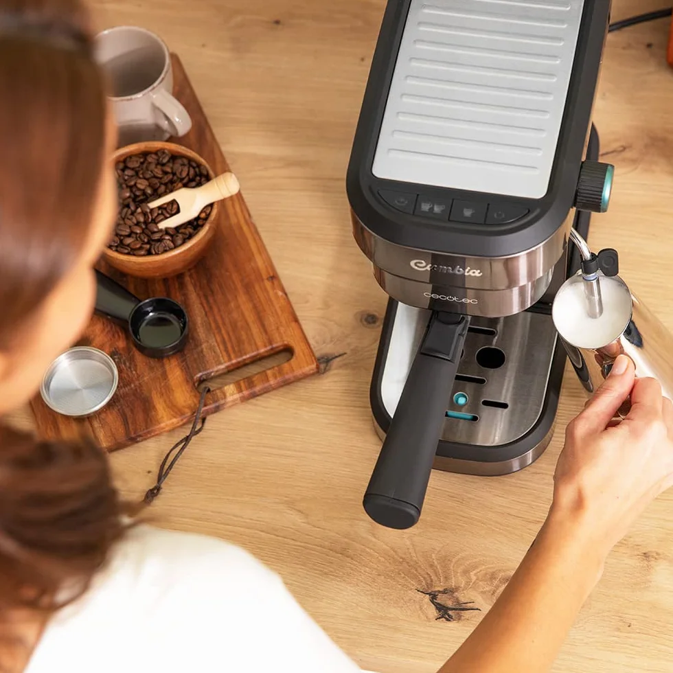 Cecotec Cafetera Express Cafelizzia 890 Dark. Espressos y Cappuccino, 1350 W, Sistema Thermoblock, 20 Bares, Modo Auto para 1-2 Cafés, Vaporizador Orientable, Capacidad 1,1L