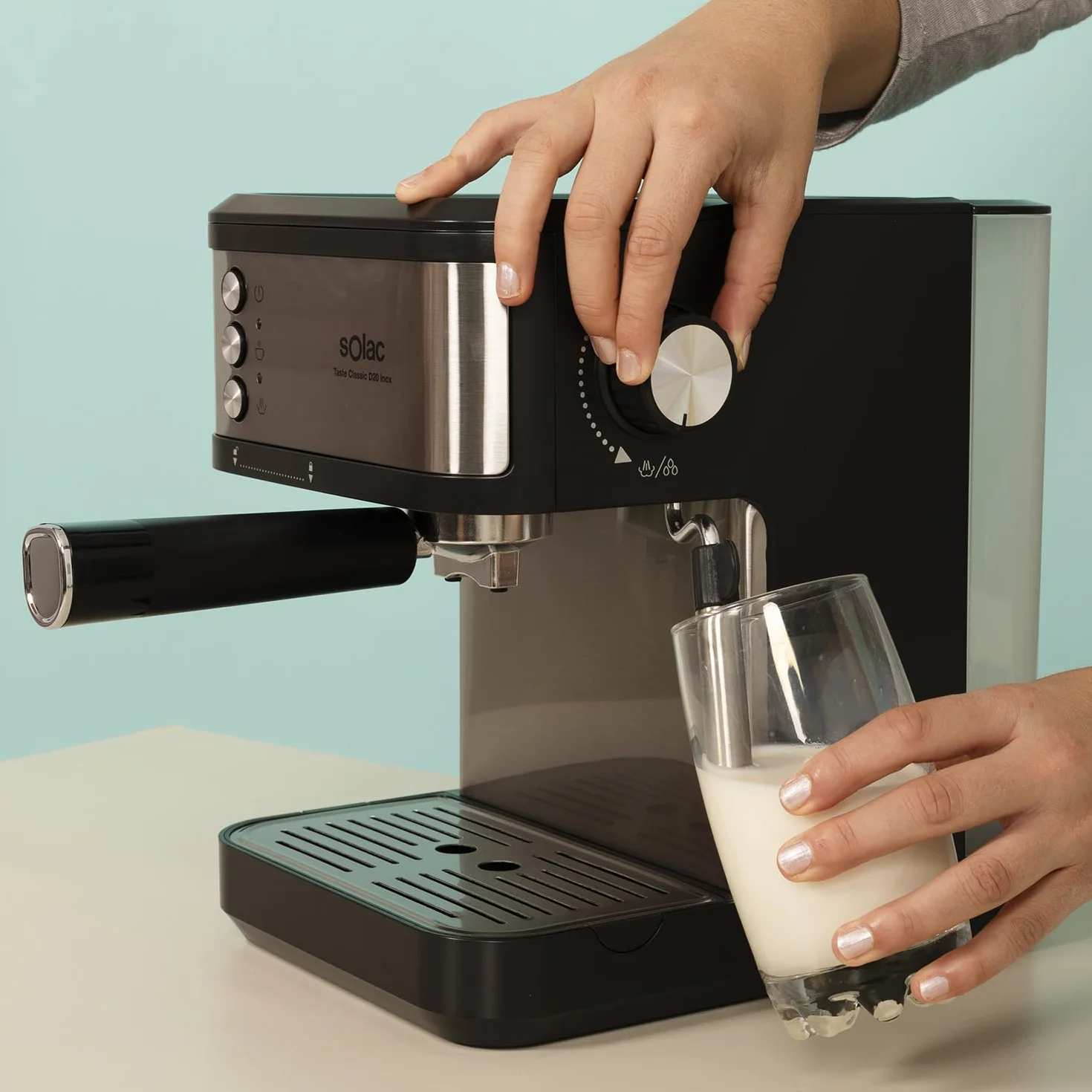 Solac – Cafetera Espresso Taste Classic | 850W | Presión 20 bares | Depósito 1,8L | Brazo 1 y 2 salidas | Vaporizador | Superficie Calienta tazas | Apagado automático