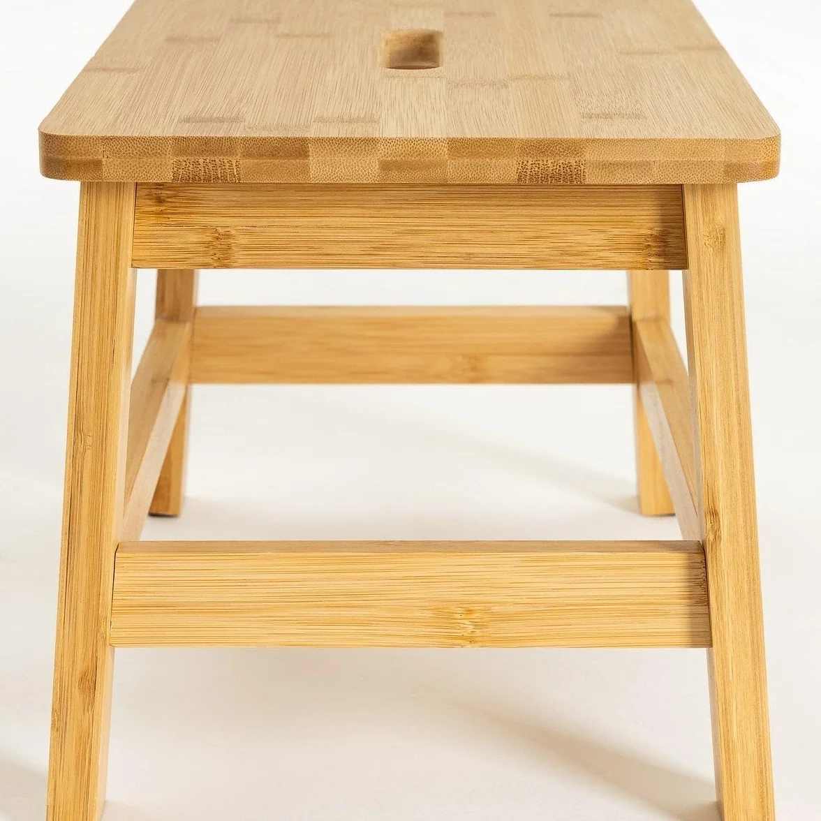 Bambusowy Taboret Krok Madera Naturalny 38x26x25 cm 150 kg z Uchwytem i Ochroną Antyrysową