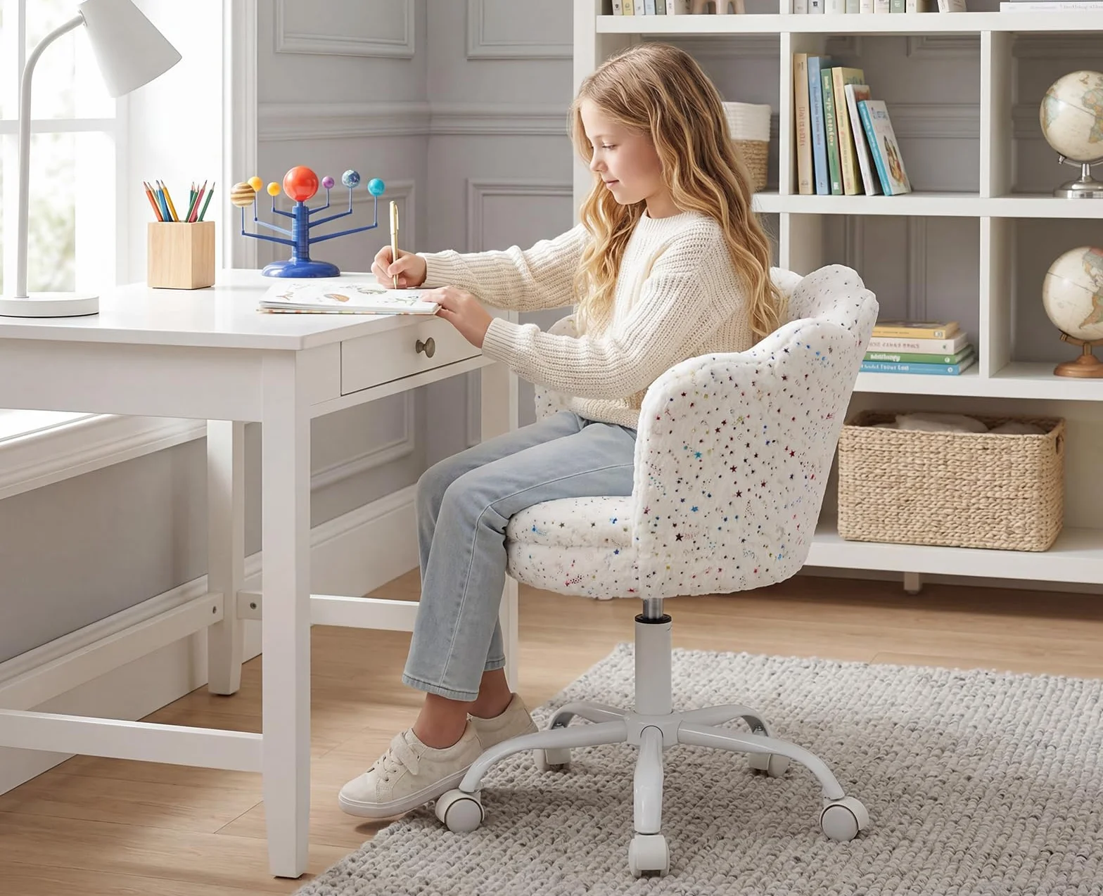 chairus Silla Escritorio Niña de Terciopelo Silla Infantil Giratoria con Ruedas, Sillas de Estudio con Forma de Flor para Niños, Blanco
