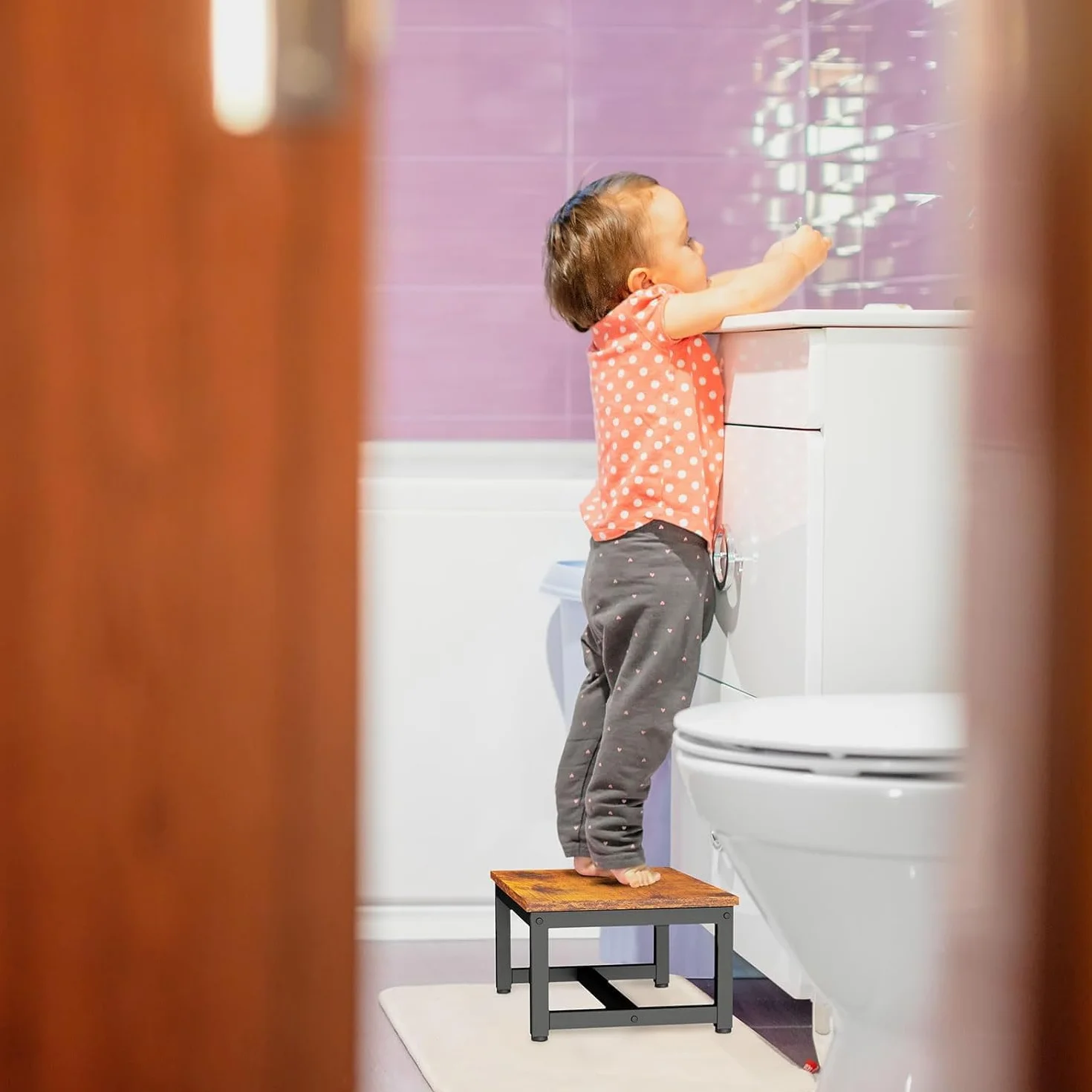 IBUYKE Taburete de Madera para Adultos Niños, Peldaño Resistente con Capacidad de 500 Lbs, Taburete de Madera Antideslizante para Camas Altas Sala de Estar Baño Cocina, Marrón Rústico TBD001H