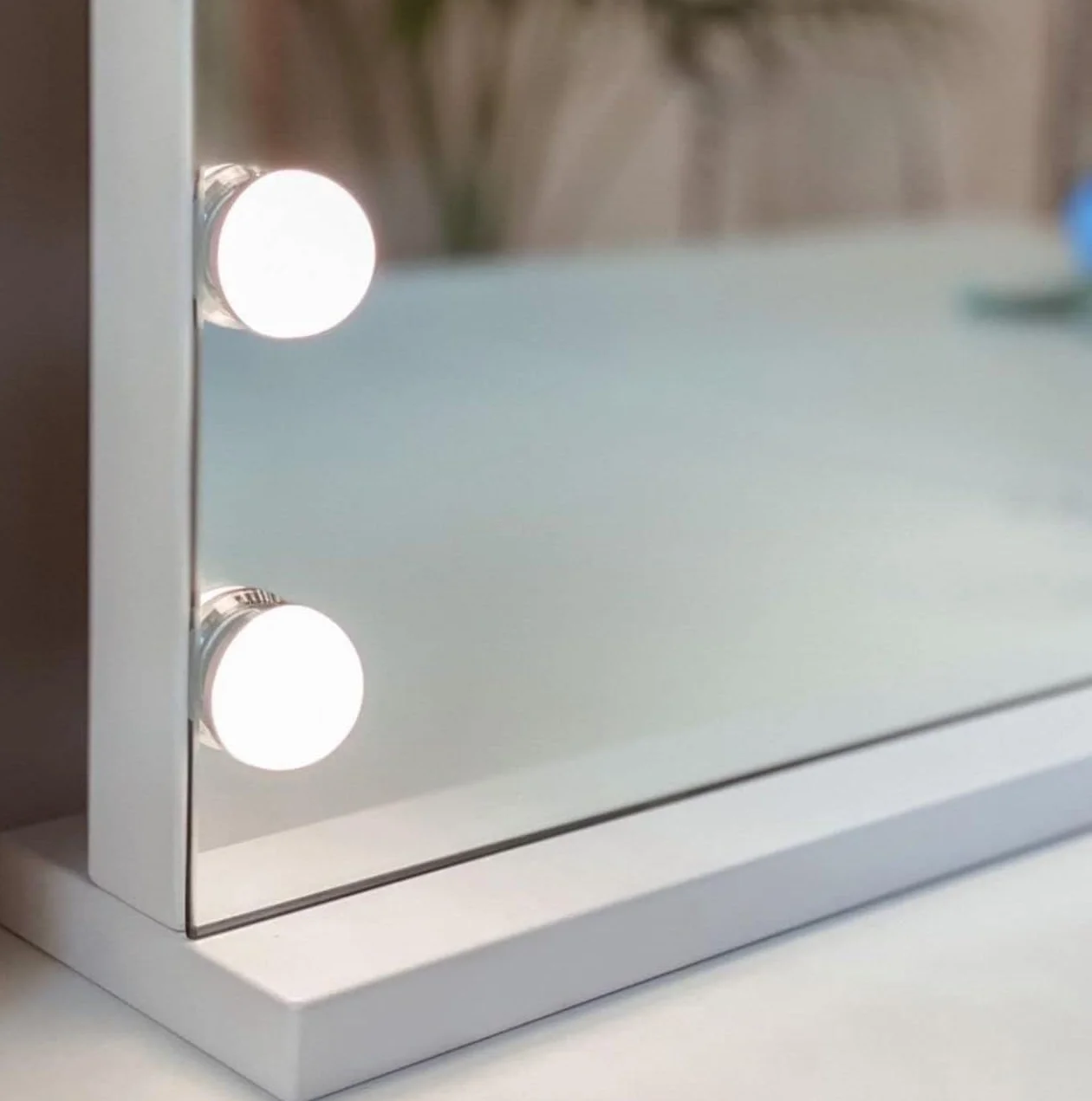 Mi Ko Mi Ka Espejo de Maquillaje con Iluminación LED: Tocador con 15 Bombillas, 3 Modos de Luz, Control Táctil, USB Recargable | Espejo de Maquillaje con Aumento y Luz para Maquillaje (Grande)